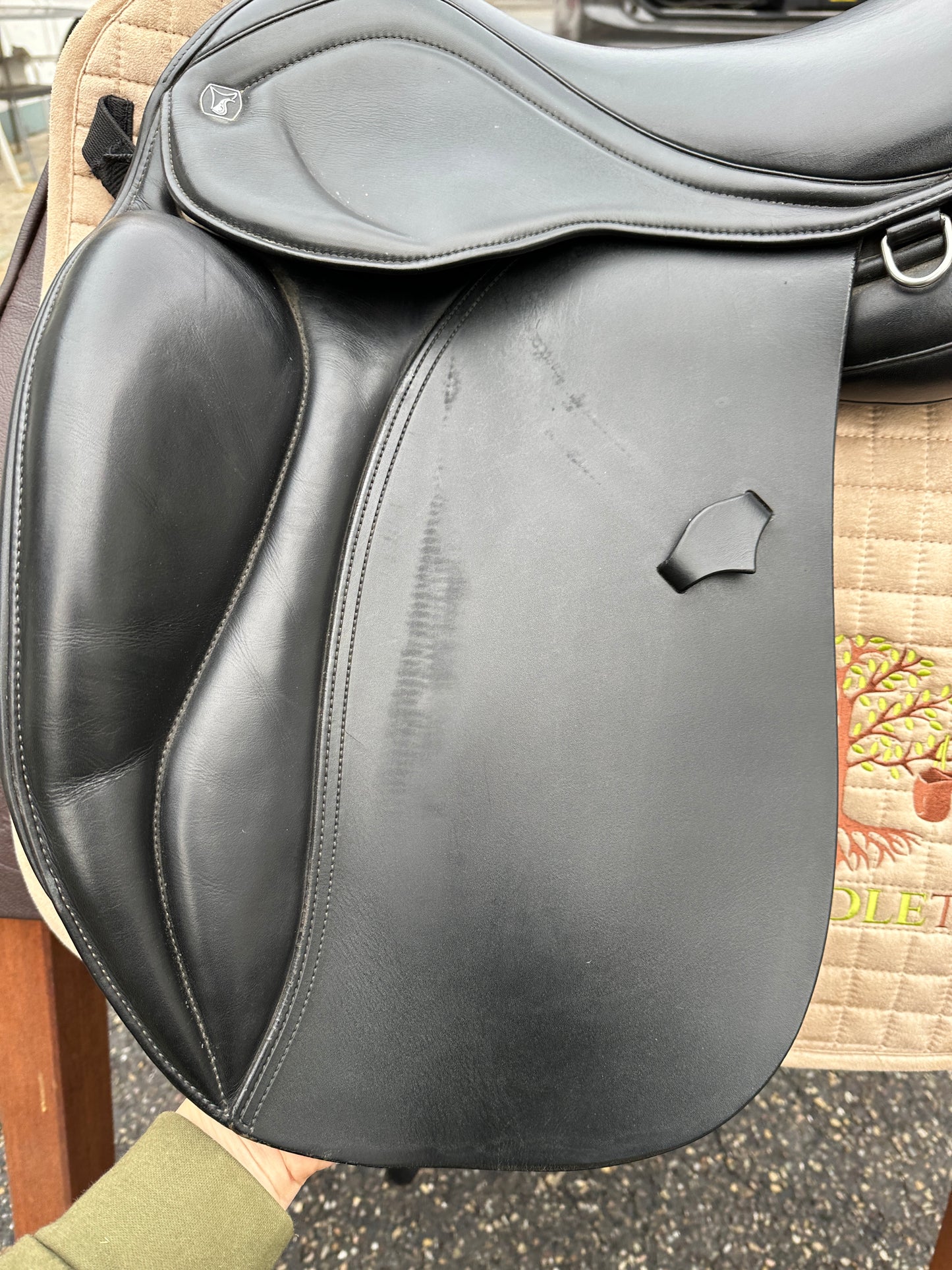 3S Dressursattel 17,5 Zoll mit Stabilizerkissen