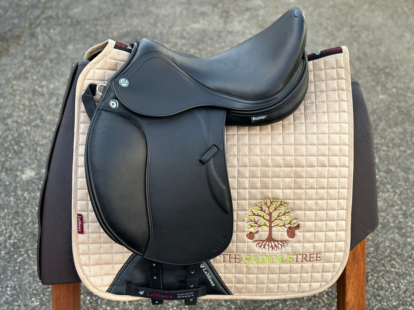 Prestige Inspire Dressursattel Ponysattel NEU 15 & 16 Zoll