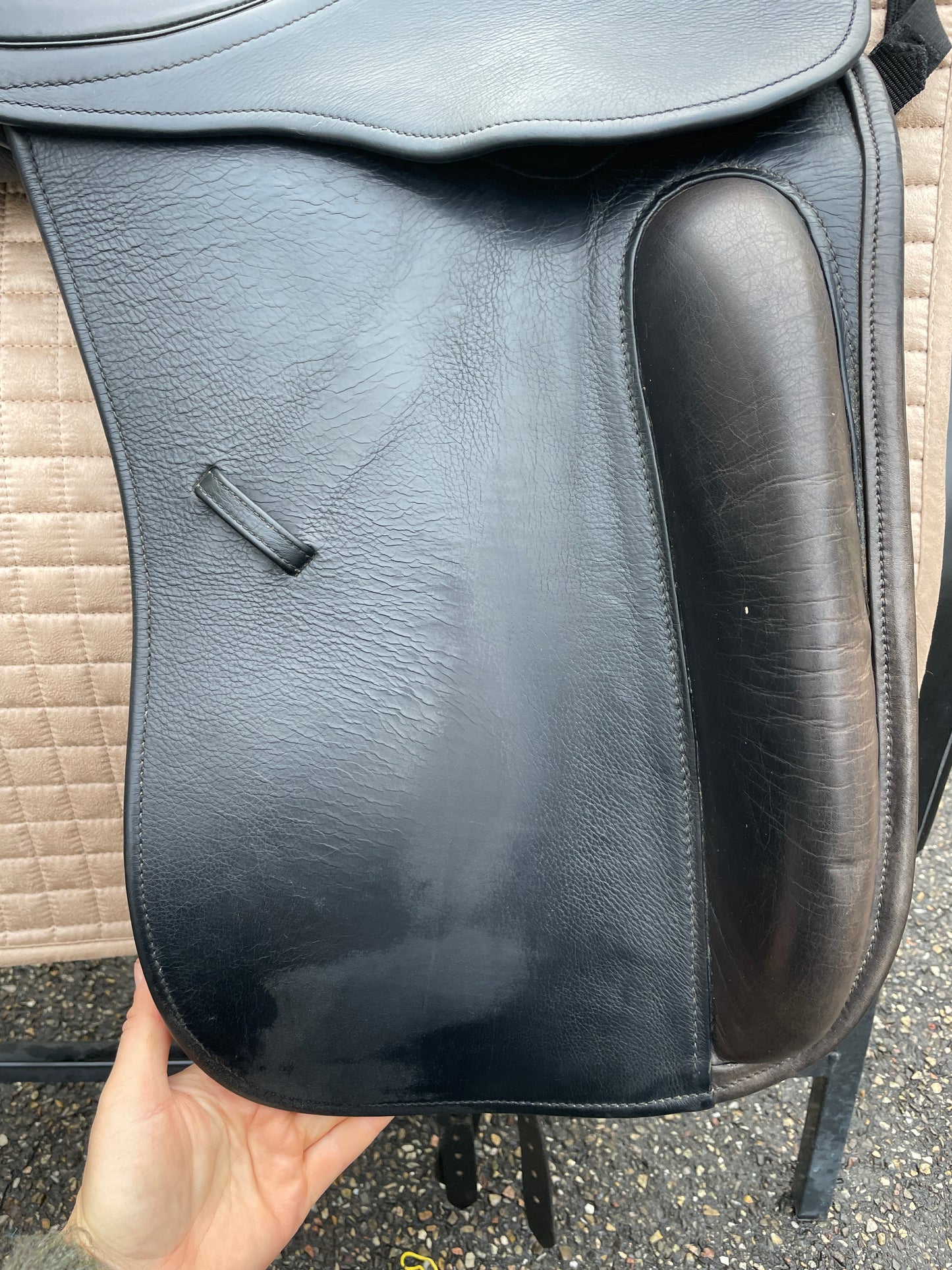 County Perfection Dressage Saddle 17.5 inch N SR
