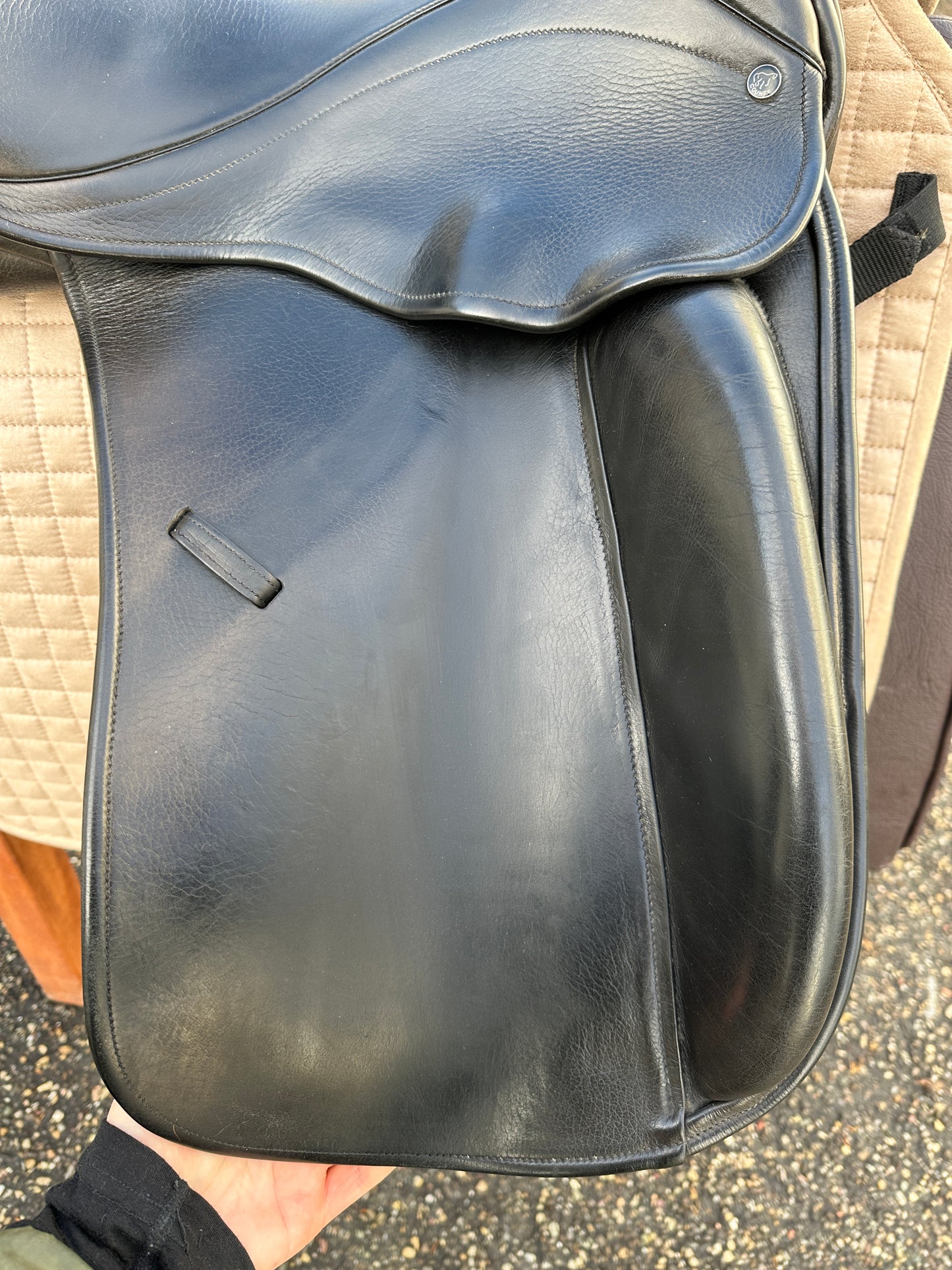 County Perfection Dressage Saddle 17 inch W