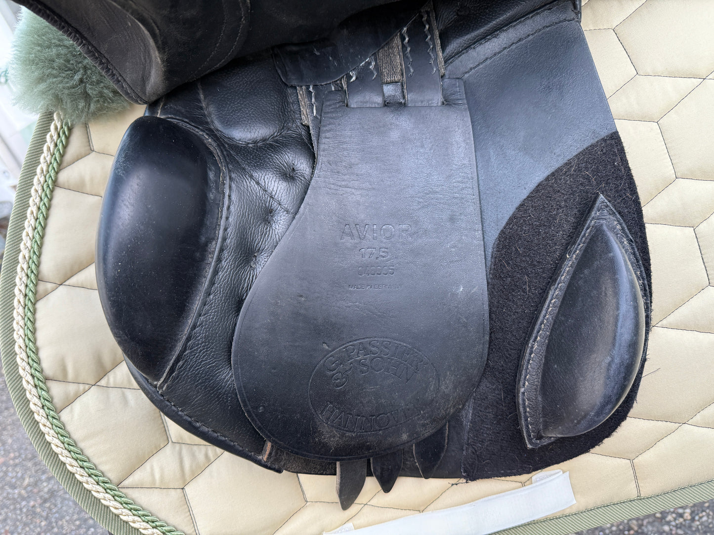 #208 Passier Avior Springsattel 17,5 Zoll breite Kammer