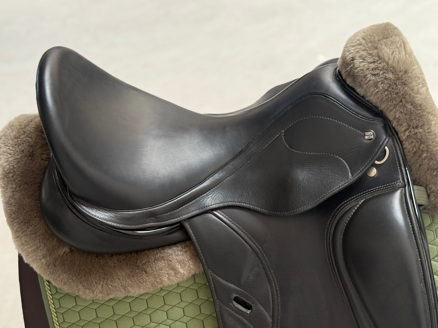 Horse Star Champion Dressursattel 17,5 Zoll aus 2023