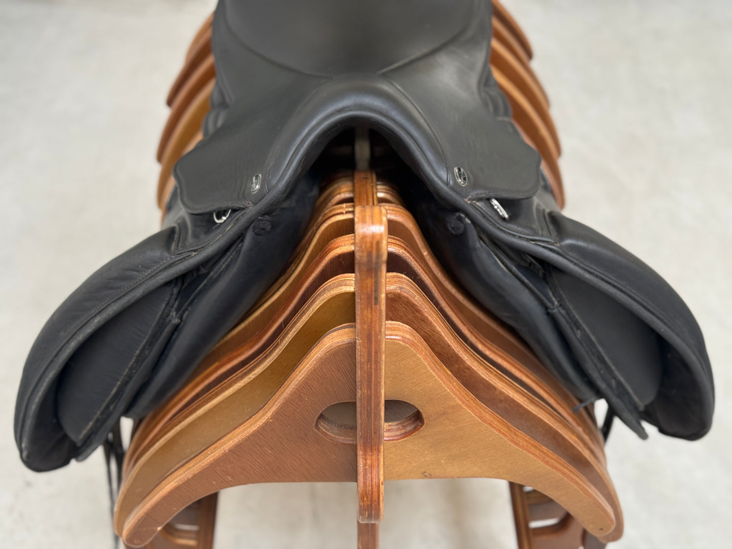 Massimo Saddle UP Dressursattel 17,5 Zoll 34