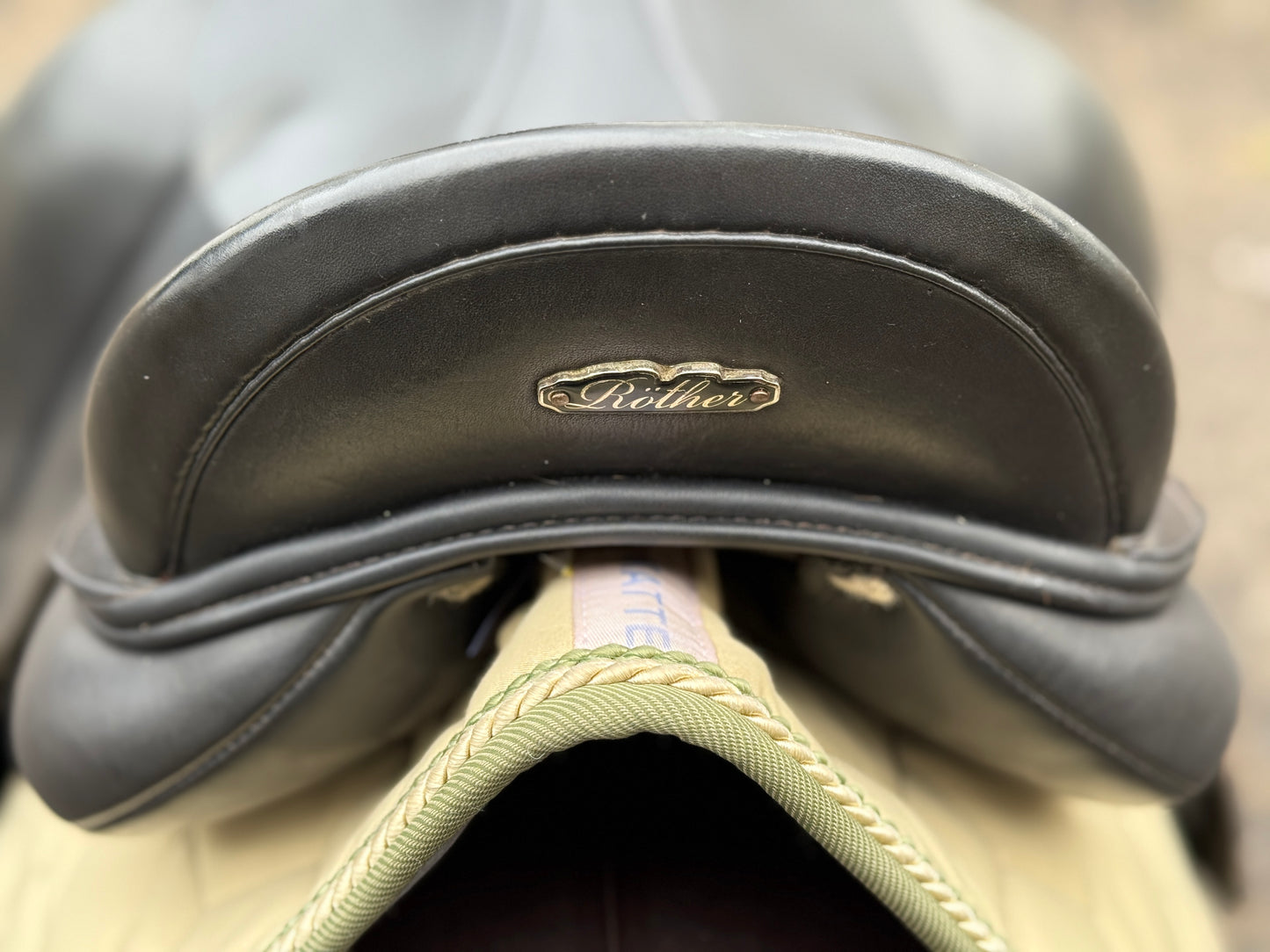 #234 Röther Dressursattel Direkt französische Kissen 17,5 Zoll