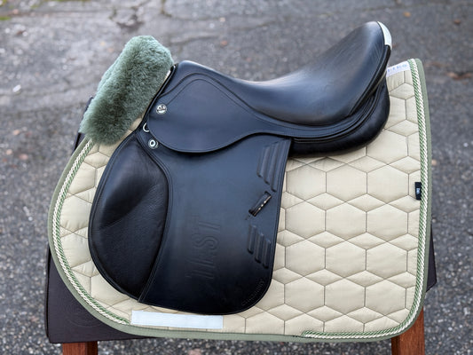 #233 Prestige Synchrony CPS Springsattel 17 Zoll 32 +A