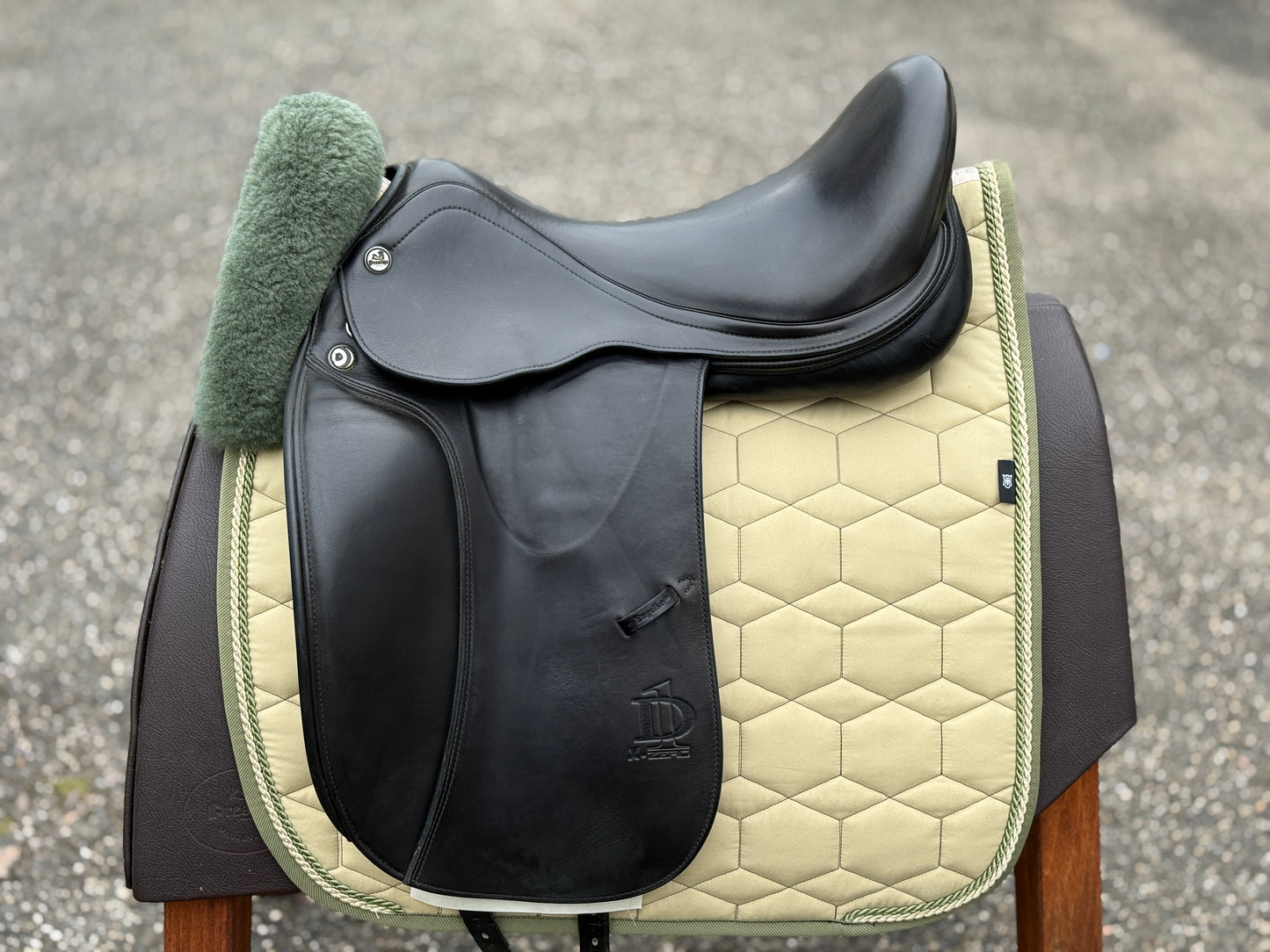 #182 Prestige X-D1 Zero Dressursattel 18 Zoll doubliert