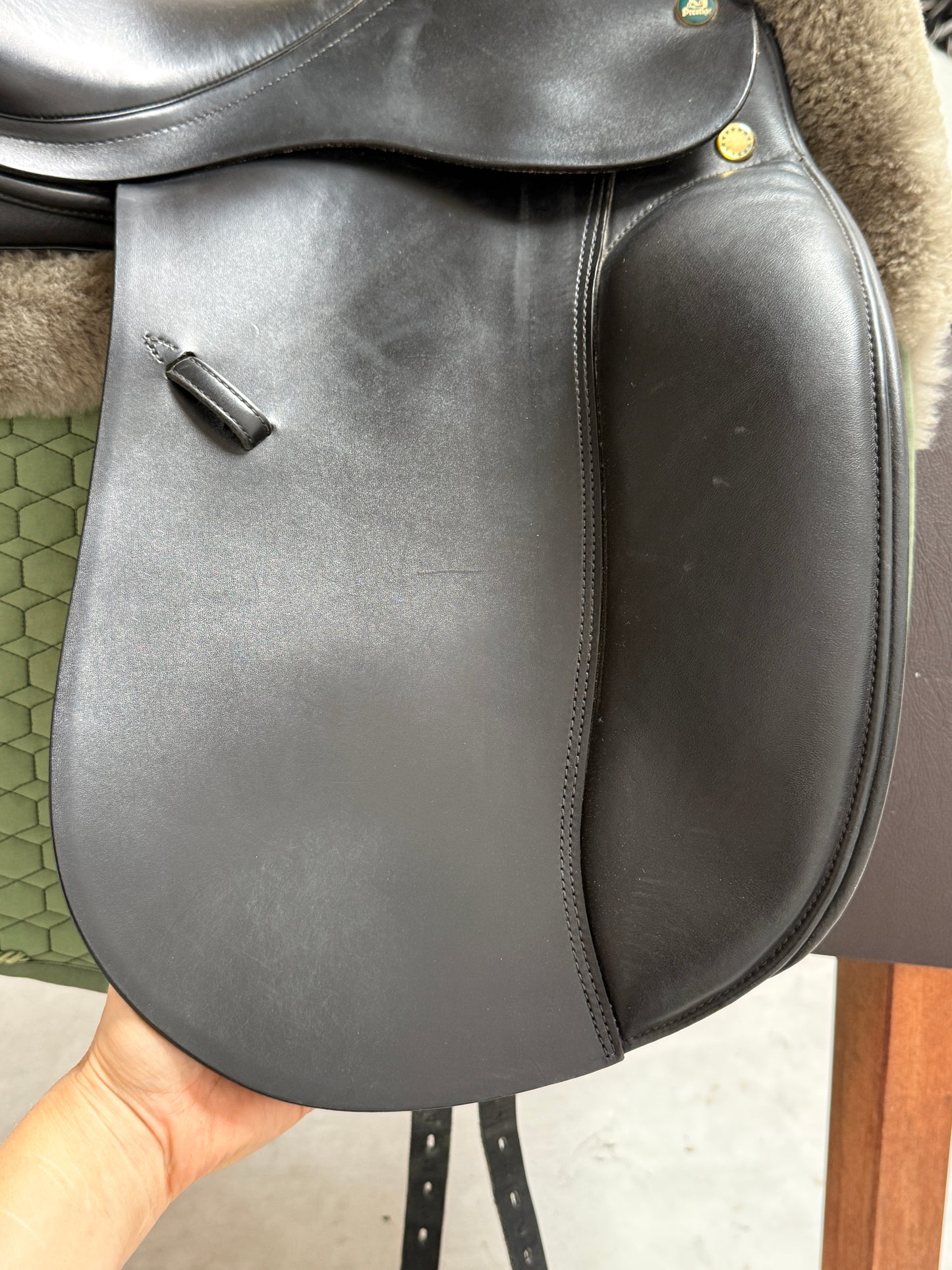 Prestige Modena Dressursattel 17 Zoll 33 mit Klettpauschen
