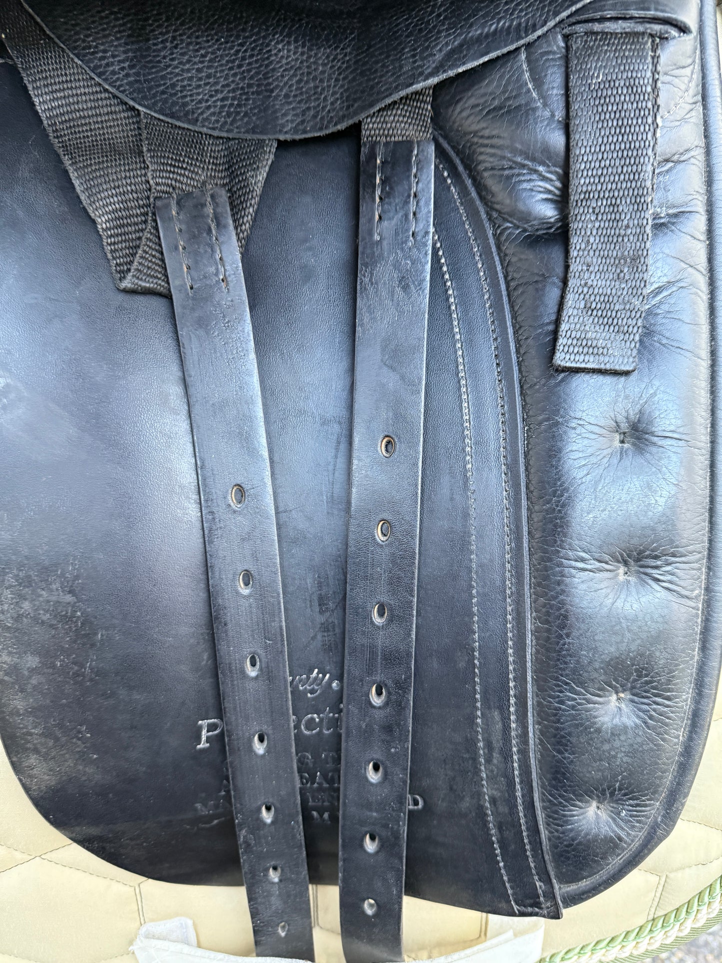 #224 County Perfection Dressursattel 17 Zoll MW