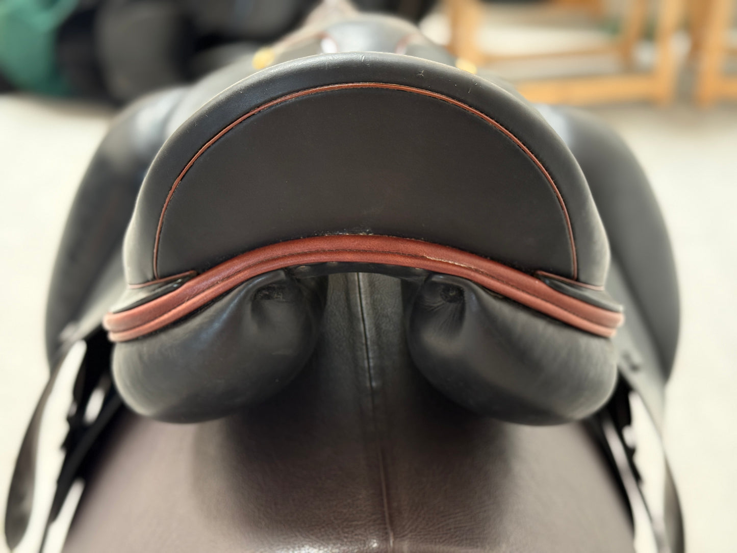 Cobra Dressursattel 17,5 Zoll aus 2018