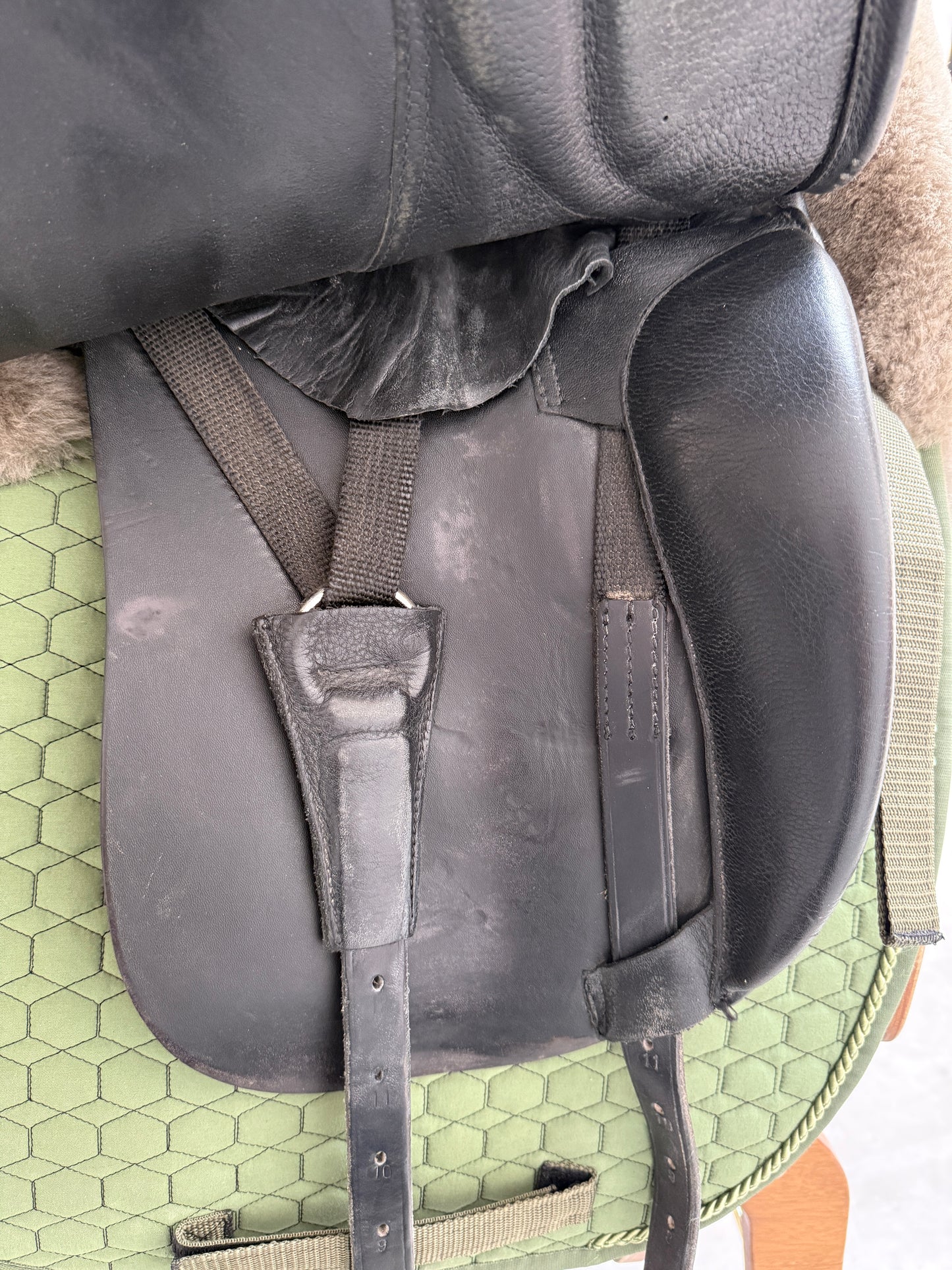 Velicea Basic Skoli Dressursattel 17,5 Zoll 30