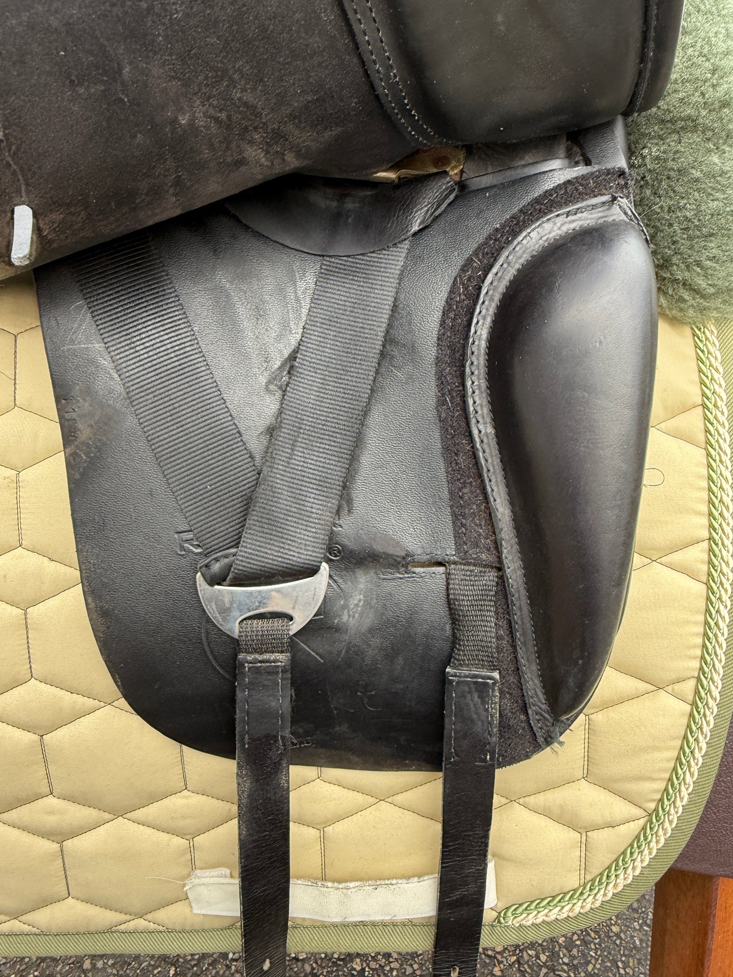 #234 Röther Dressursattel Direkt französische Kissen 17,5 Zoll