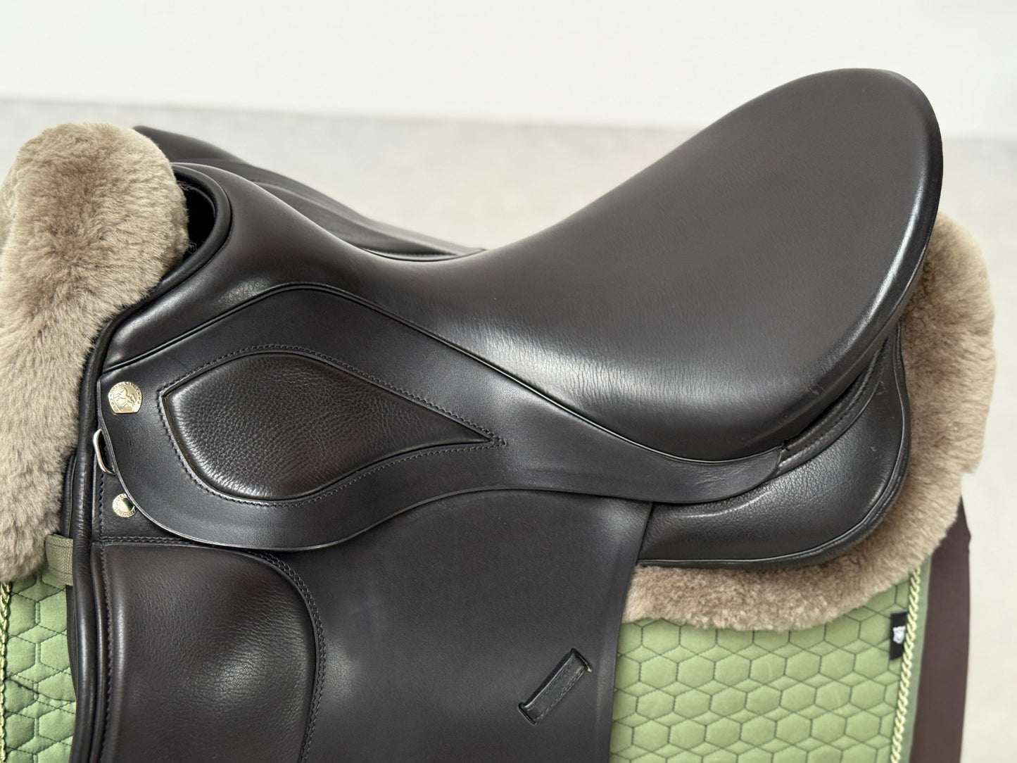 Sommer Diplomat Dressursattel 18 Zoll Protection Kissen WKE aus 2025 wie NEU