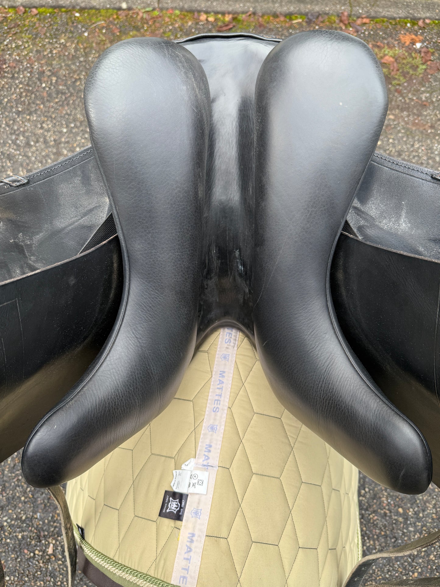 #245 Sommer Somero Dressursattel 17 Zoll H7 Protection Compact Kissen