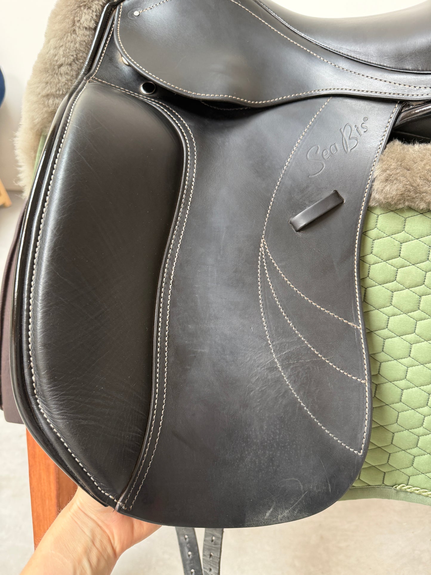 Seabis Saga Revolution Dressursattel 17 Zoll aus 2023