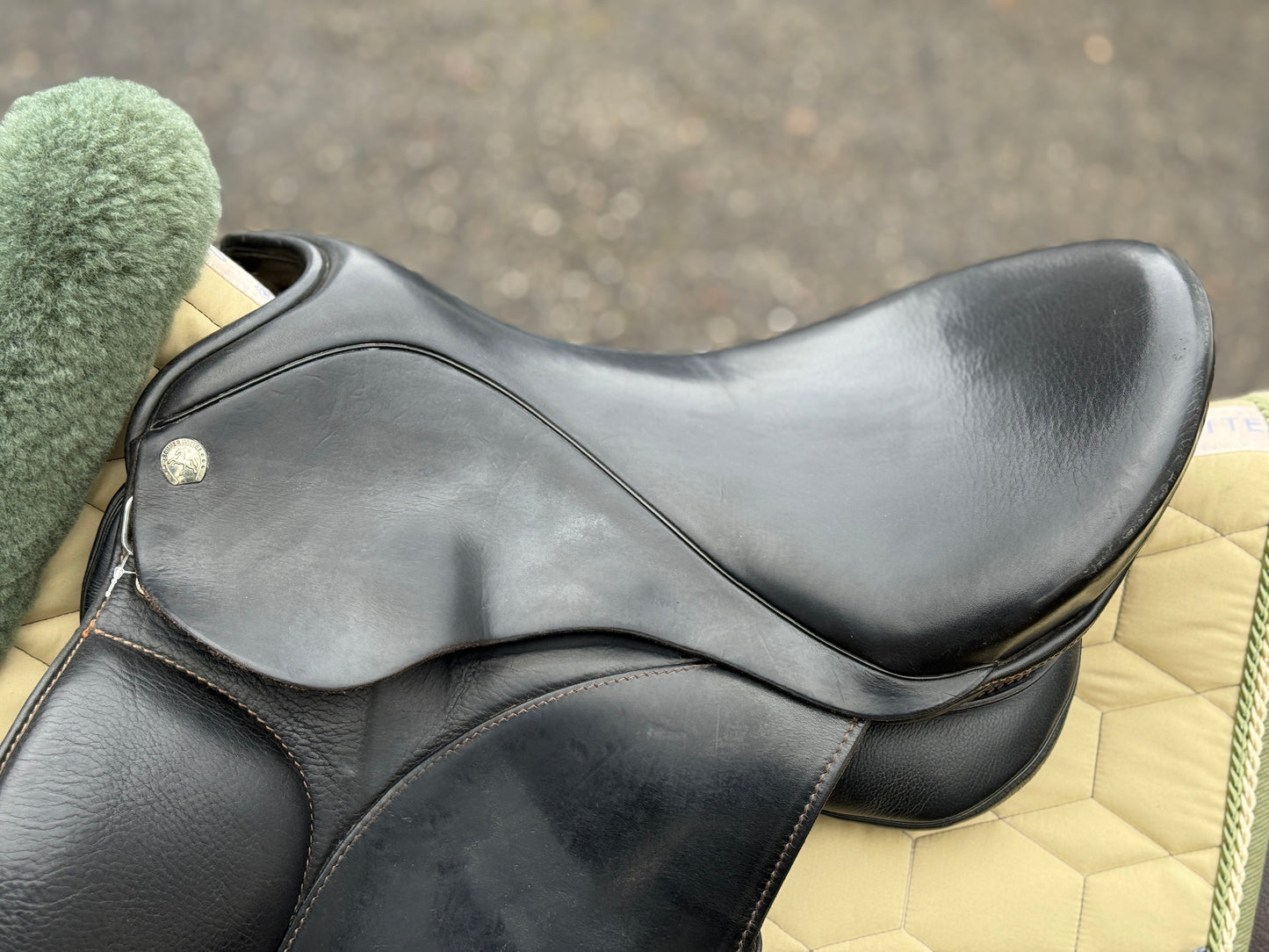 #245 Sommer Somero Dressursattel 17 Zoll H7 Protection Compact Kissen