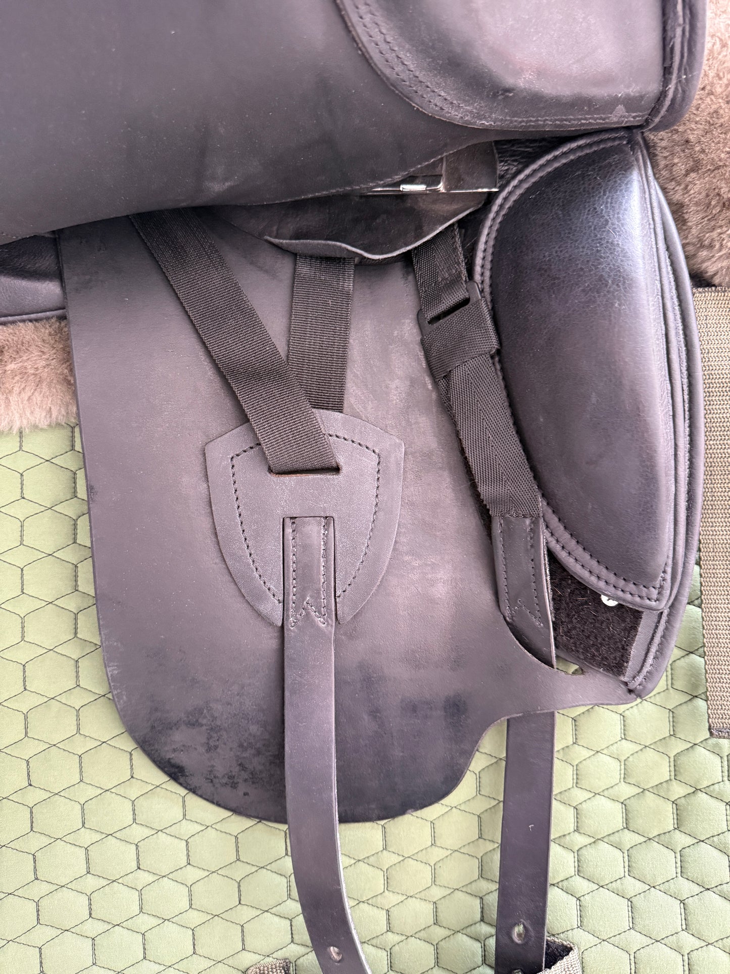 Jorge Canaves P3 Dressursattel 17,5 Zoll halbtief Glitzer