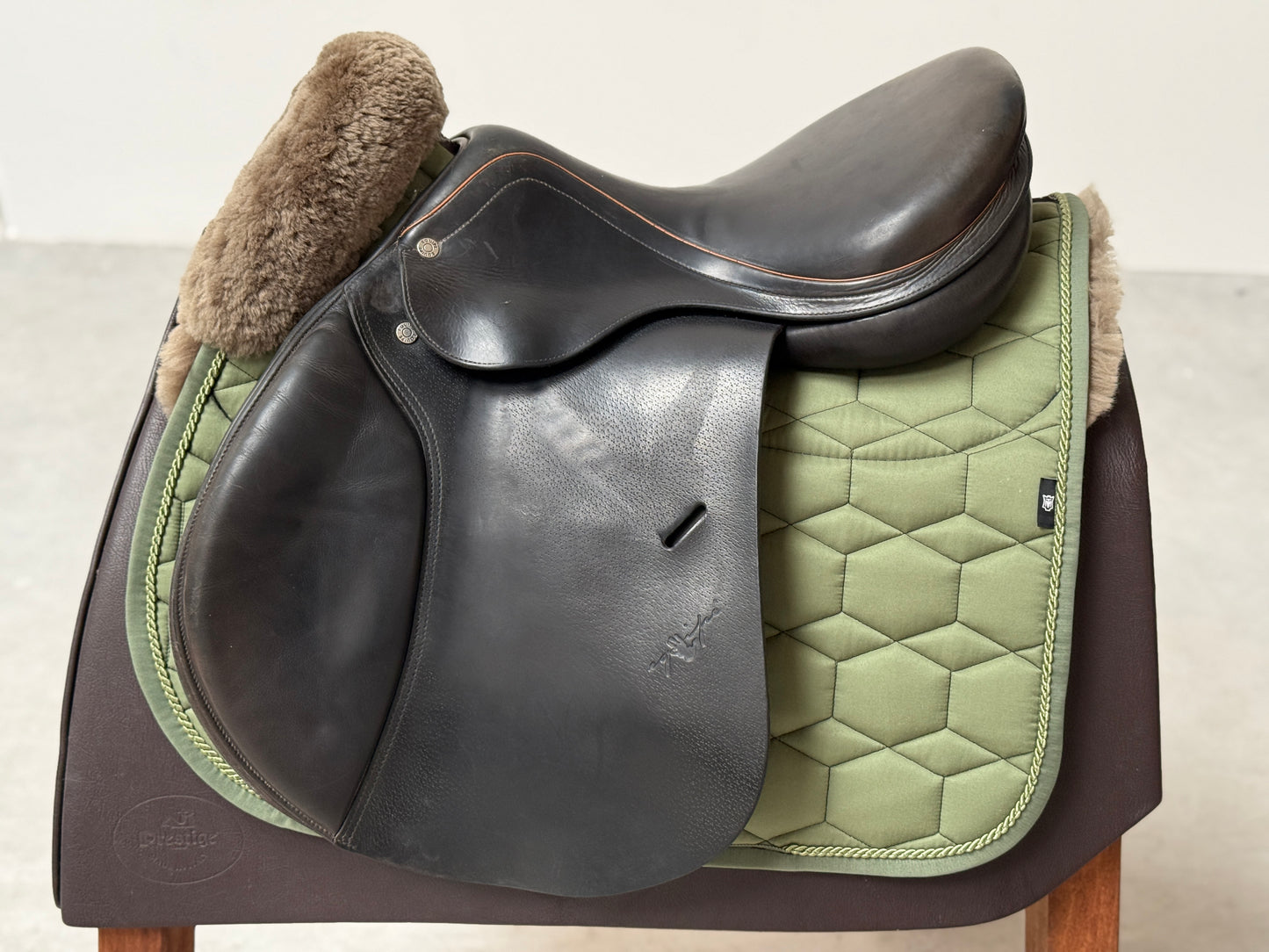 Selleria Equipe Expression Springsattel 16,5 Zoll langes Blatt