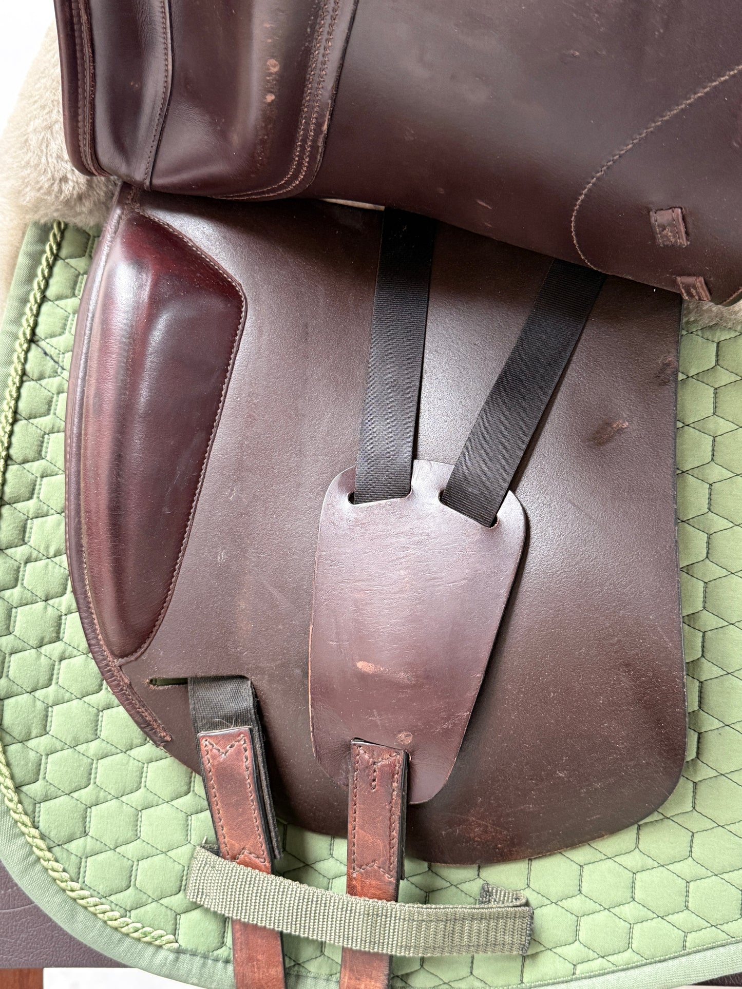 Cobra Dressursattel 17,5 Zoll dunkelbraun doubliert