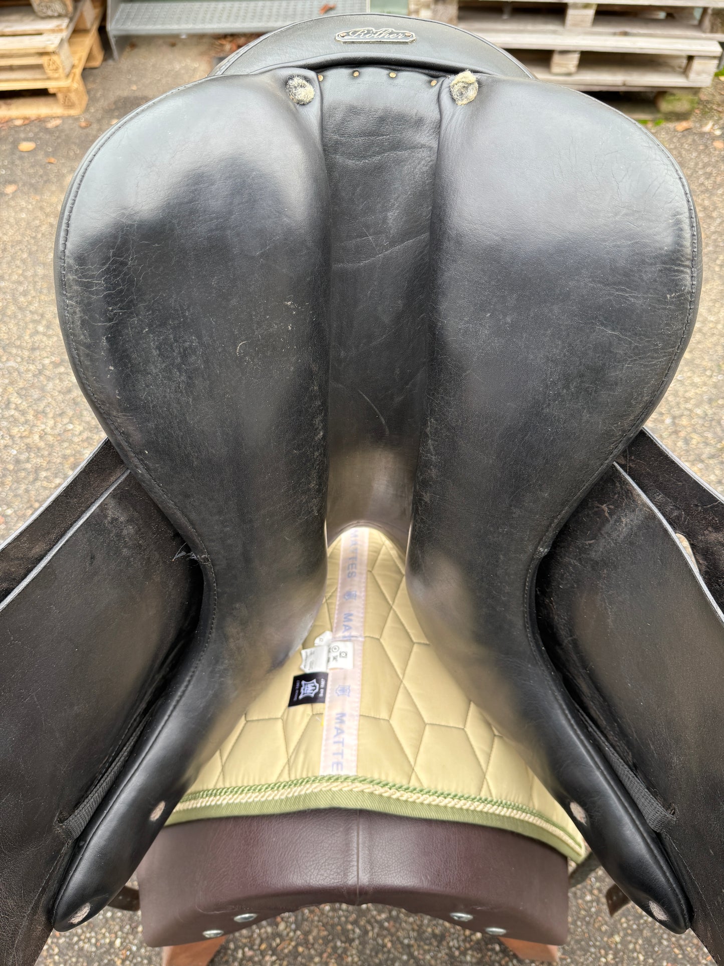 #234 Röther Dressursattel Direkt französische Kissen 17,5 Zoll