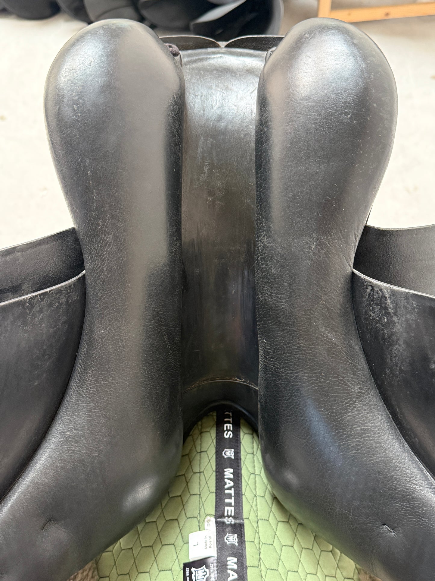 Prestige Hippos Dressage Dressursattel 17 Zoll 33