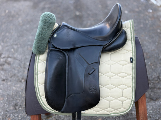 #252 Hennig Dressursattel 17 Zoll Doppelblatt