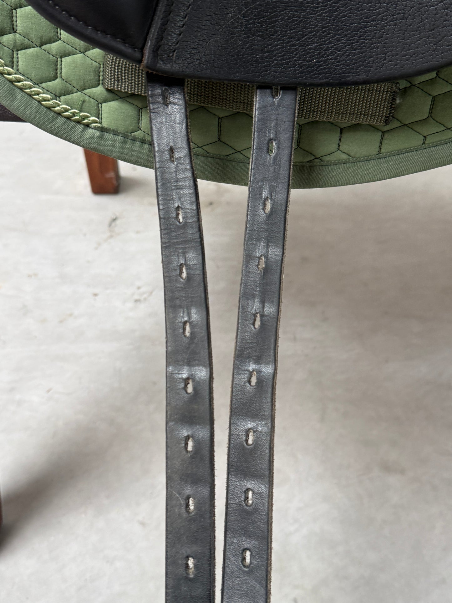 Dresch XT Flat Dressursattel Klettpausche 17 Zoll aus 2022
