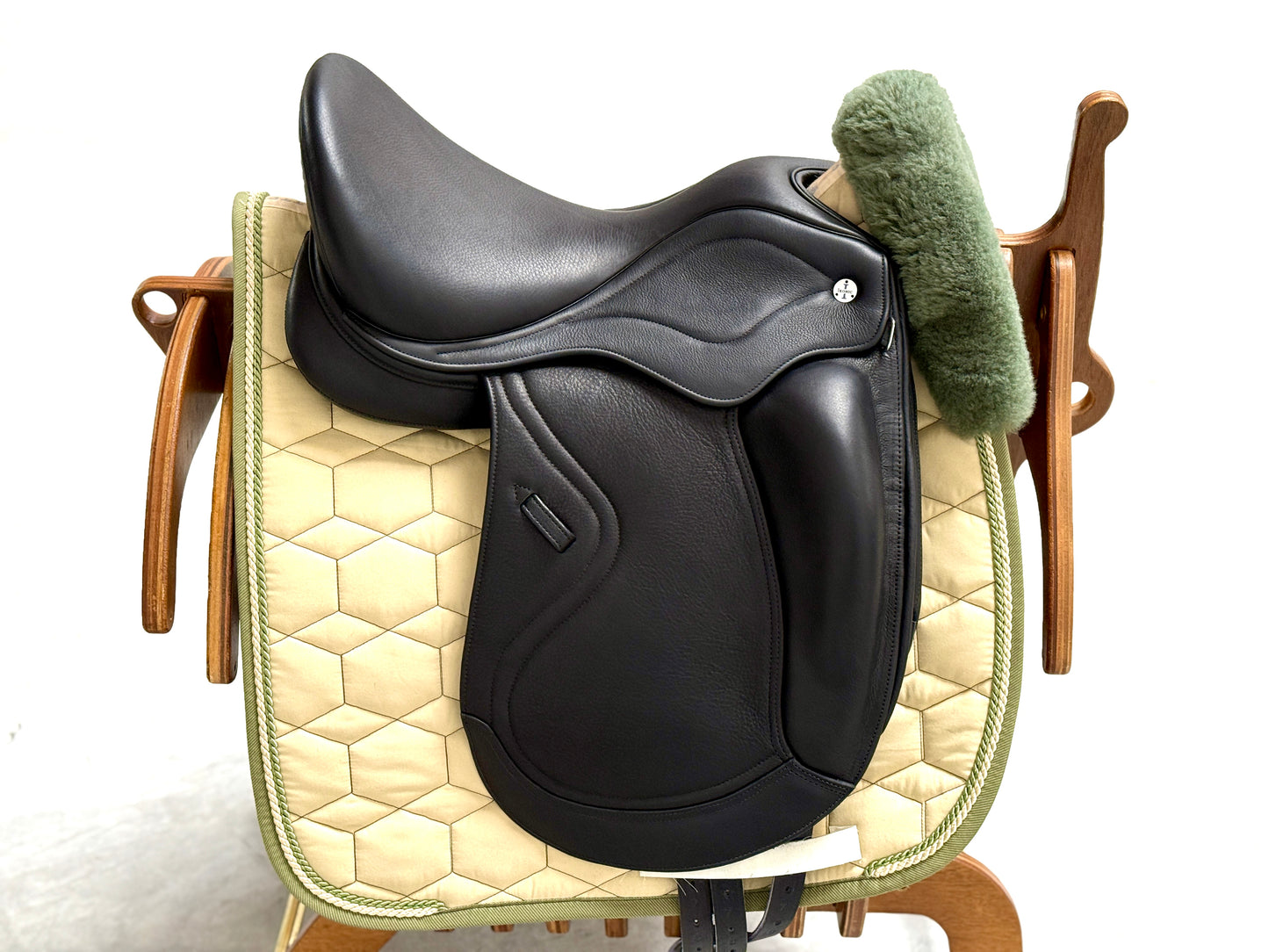 Silla de doma Ikonic Light híbrida monohoja