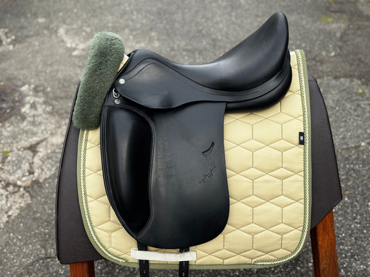 #115 Selleria Equipe Emporio Dressursattel 17,5 Zoll - fast NEU
