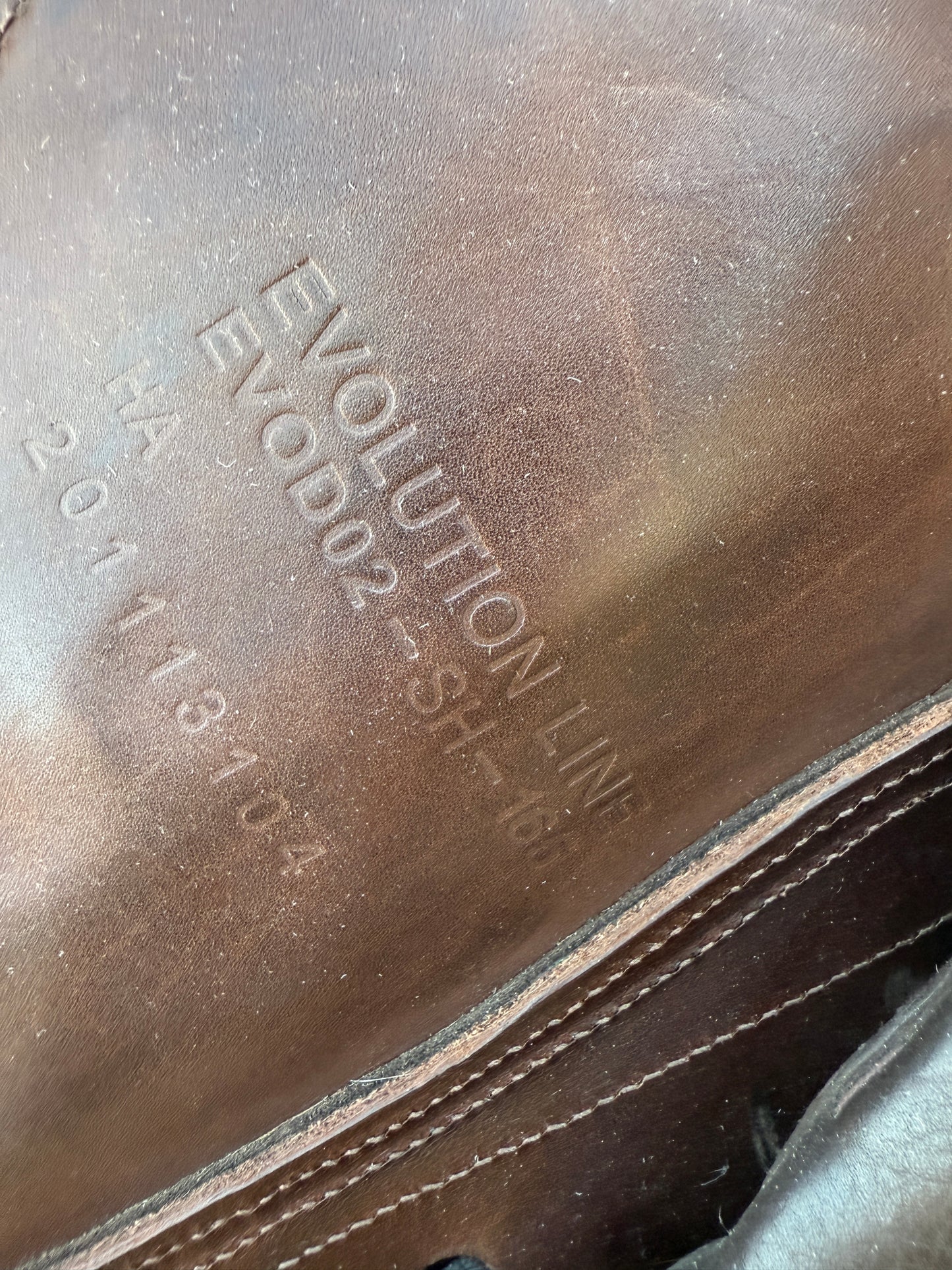 #K137 Ikonic Pro Evolution Monoblatt DEV02 Dressursattel 16,5 Zoll Vorführsattel braun