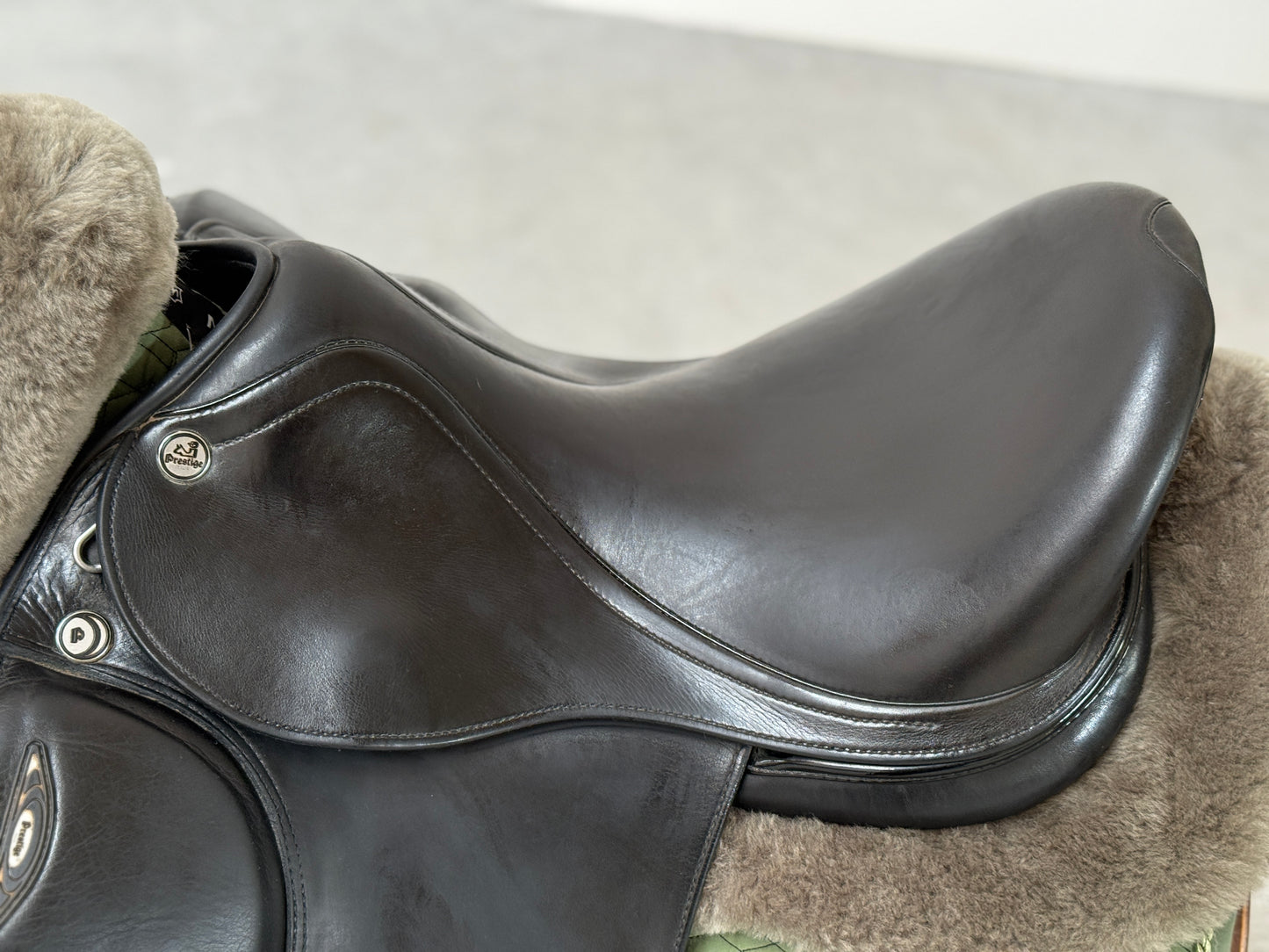 Prestige X Helen Dressursattel 16 Zoll 34 Klettpauschen