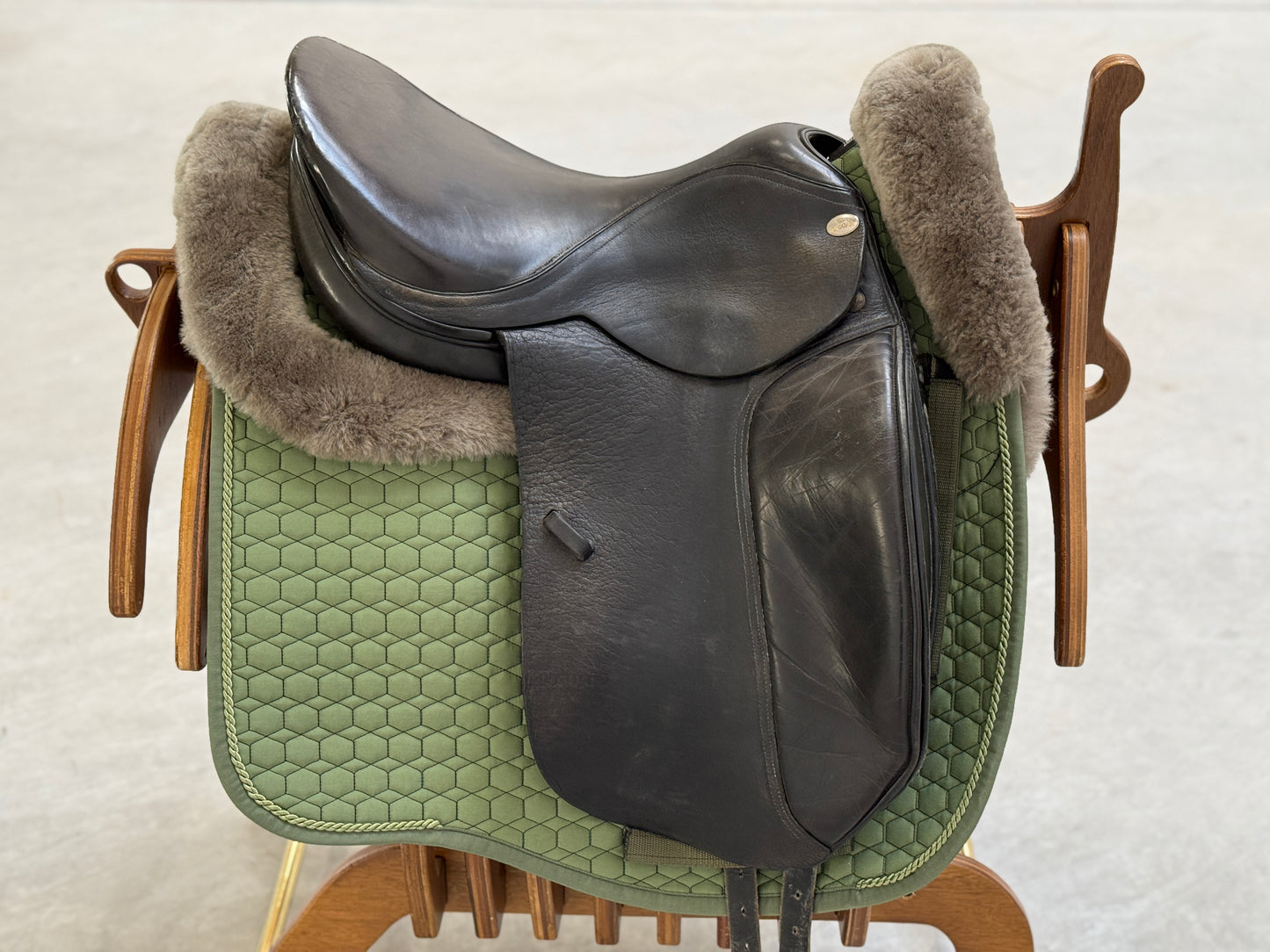 Jaguar Dressursattel 17,5 Zoll MW