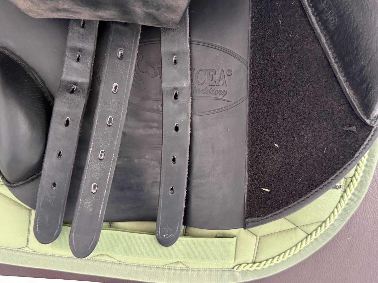 Velicea Kenda Springsattel 18 Zoll breite Kammer