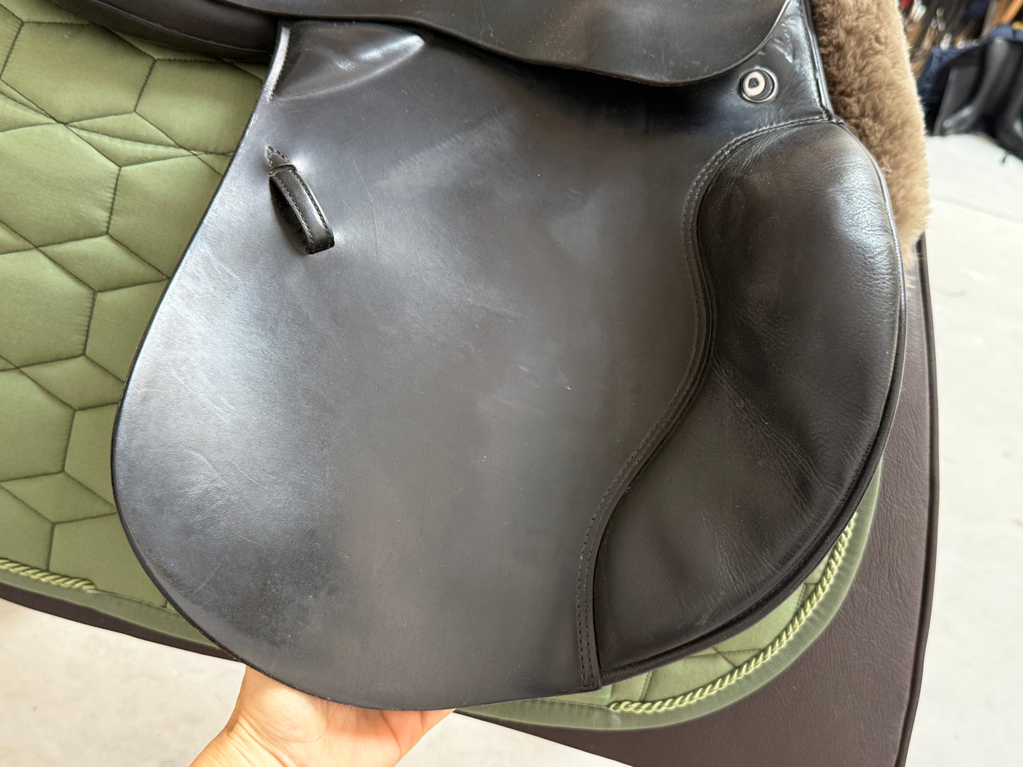 Prestige Venezia VS Sattel 17 Zoll 33 Keilkissen