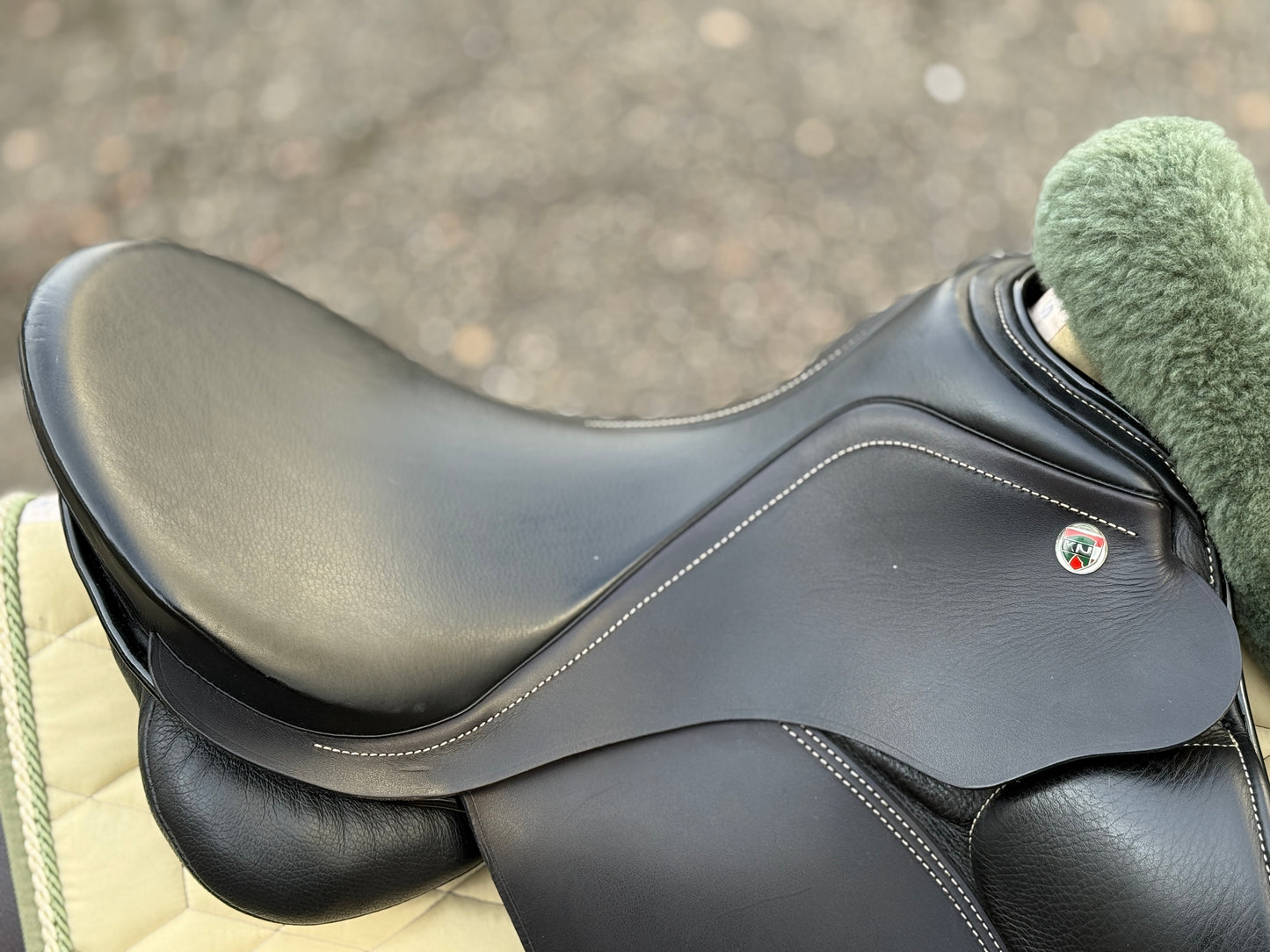 #248 Niedersüß Tango Dressursattel 17,5 Zoll NEU