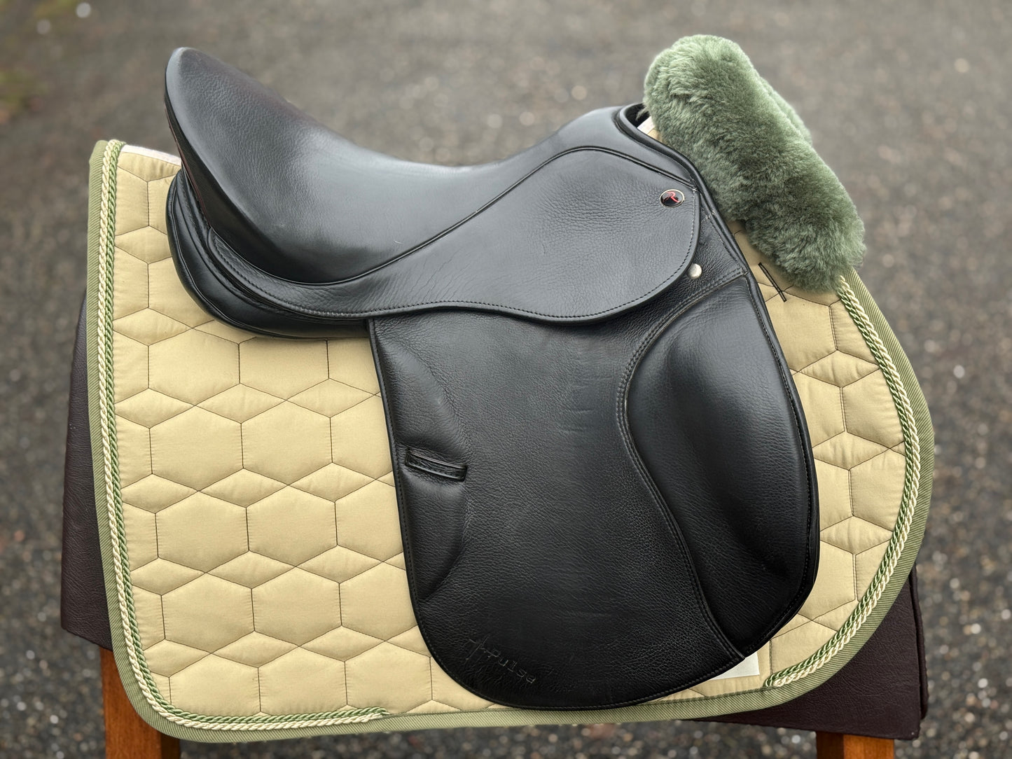 #232 Sommer Remos Pulse VS-Sattel 17,5 Zoll aus 2022