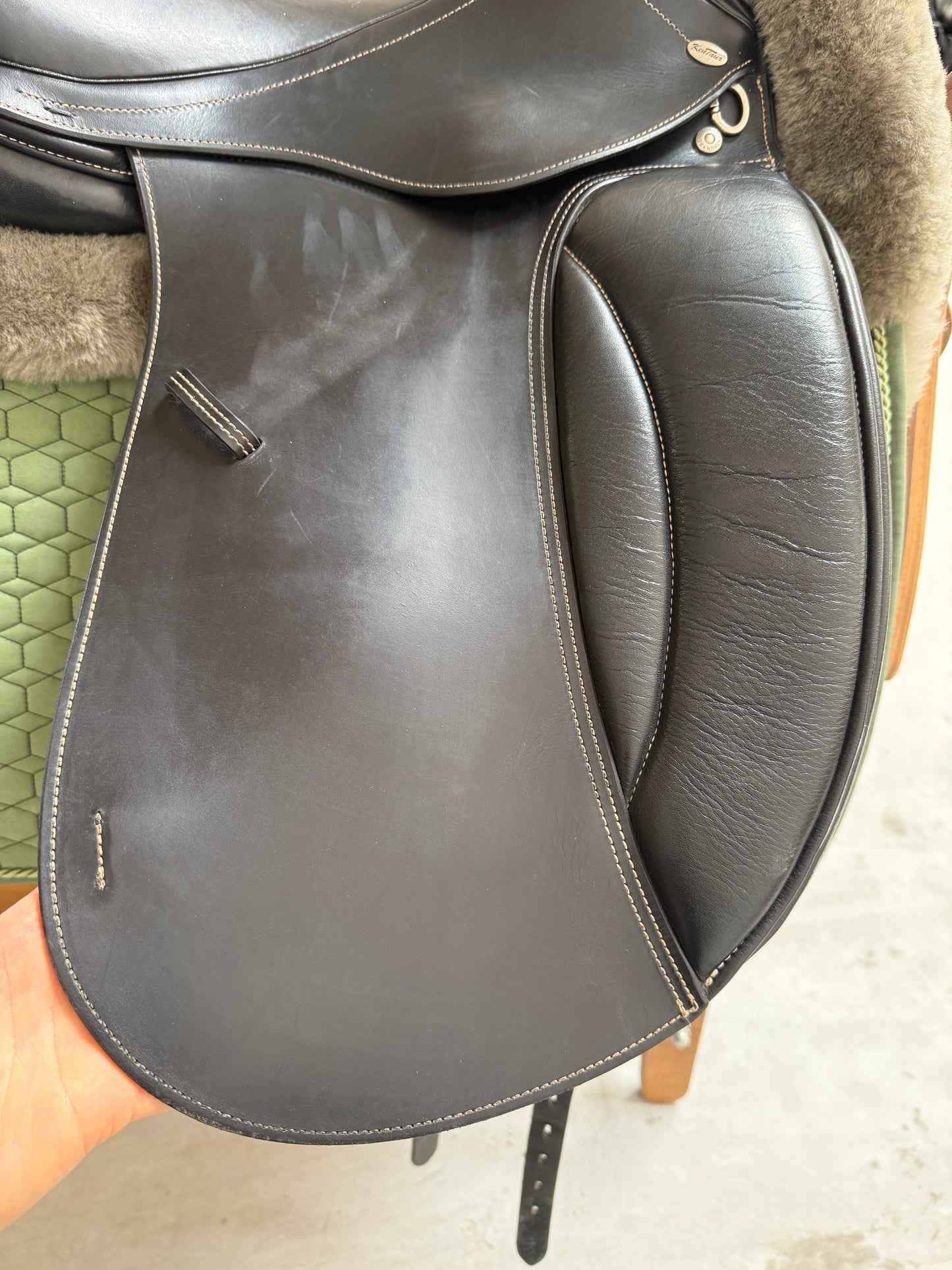 Kentaur Kirke Dressursattel 17,5 Zoll Bananenkissen