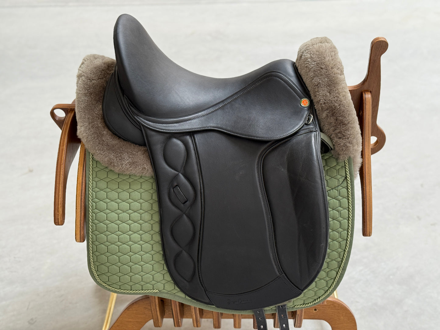 Jorge Canaves Pradera II Dressursattel 17,5 Zoll schwarz Barocksattel Working Equitation neuwertig
