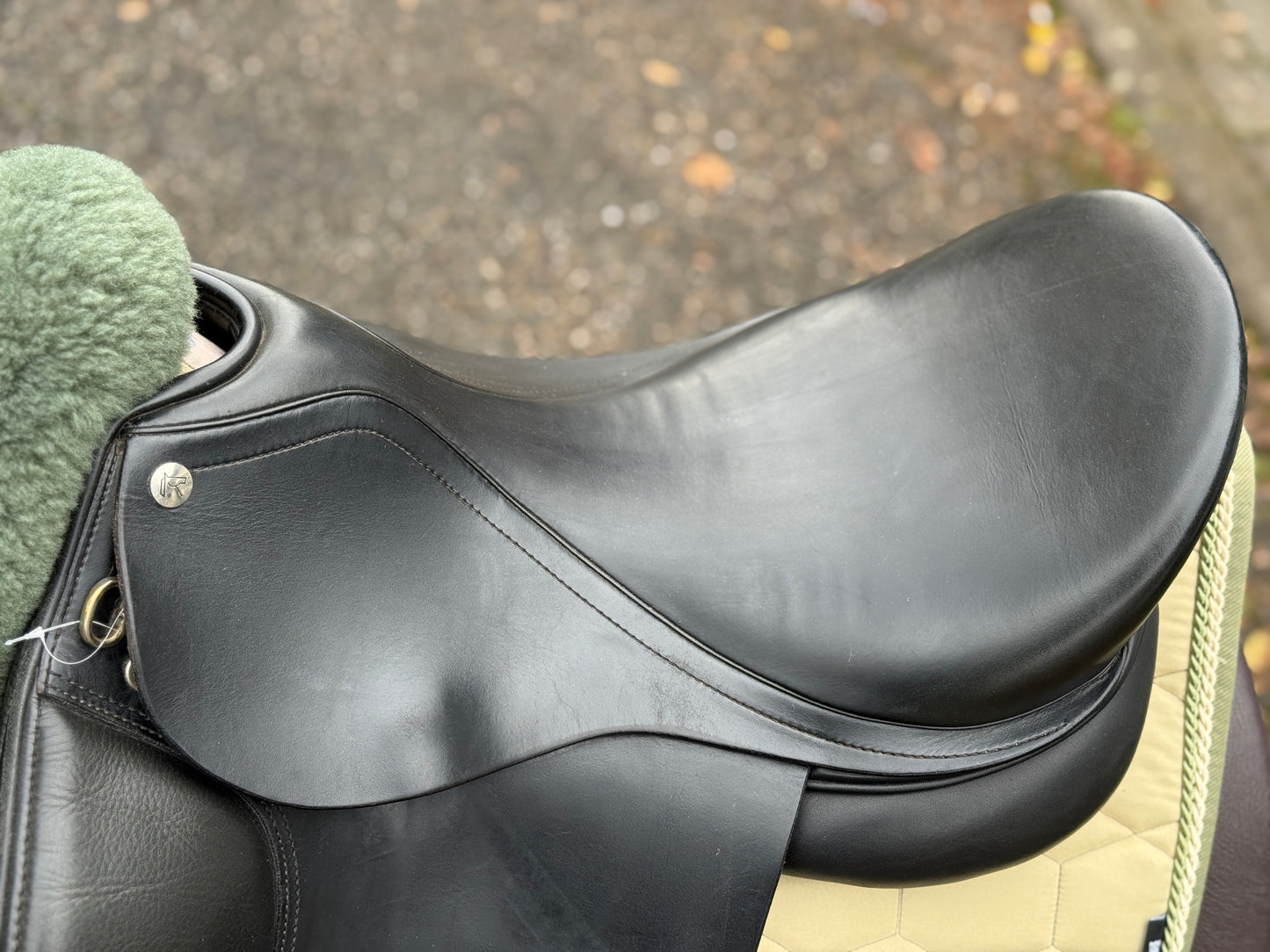 #234 Röther Dressursattel Direkt französische Kissen 17,5 Zoll
