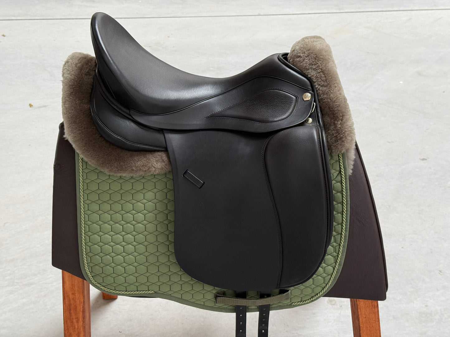 Sommer Diplomat Dressursattel 18 Zoll Protection Kissen WKE aus 2025 wie NEU