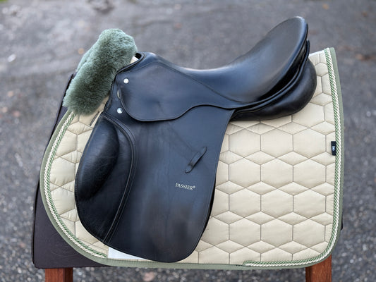 #208 Passier Avior Springsattel 17,5 Zoll breite Kammer