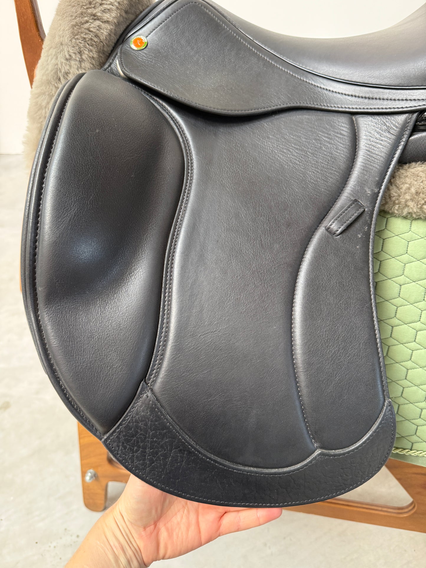 Jorge Canaves P3 Dressursattel 17,5 Zoll halbtief Glitzer