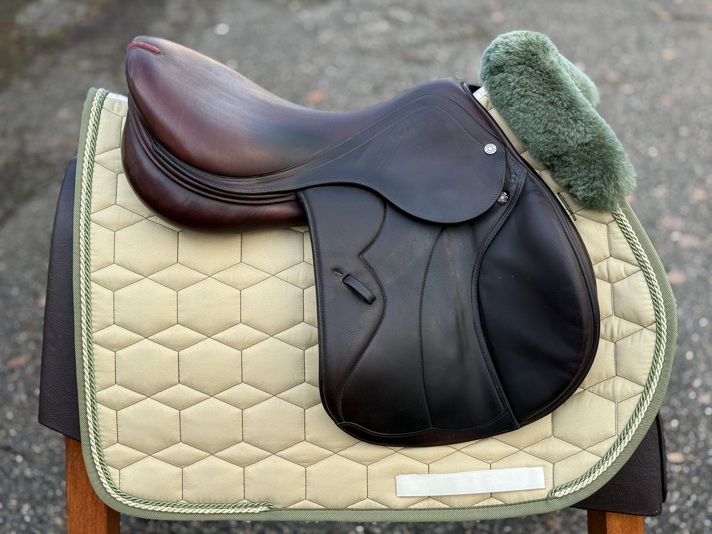 #246 Selleria Equipe Synergy Special Springsattel 17,5 Zoll braun