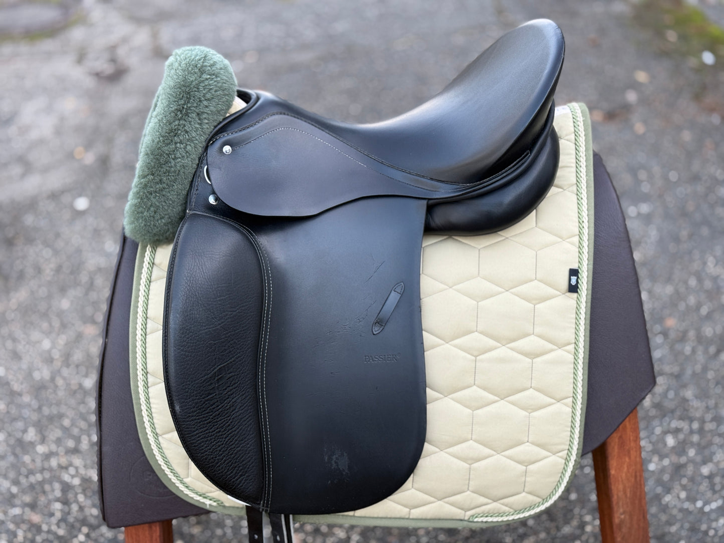 #201 Passier Corona Dressursattel 17,5 Zoll Lifterkissen aus 2022