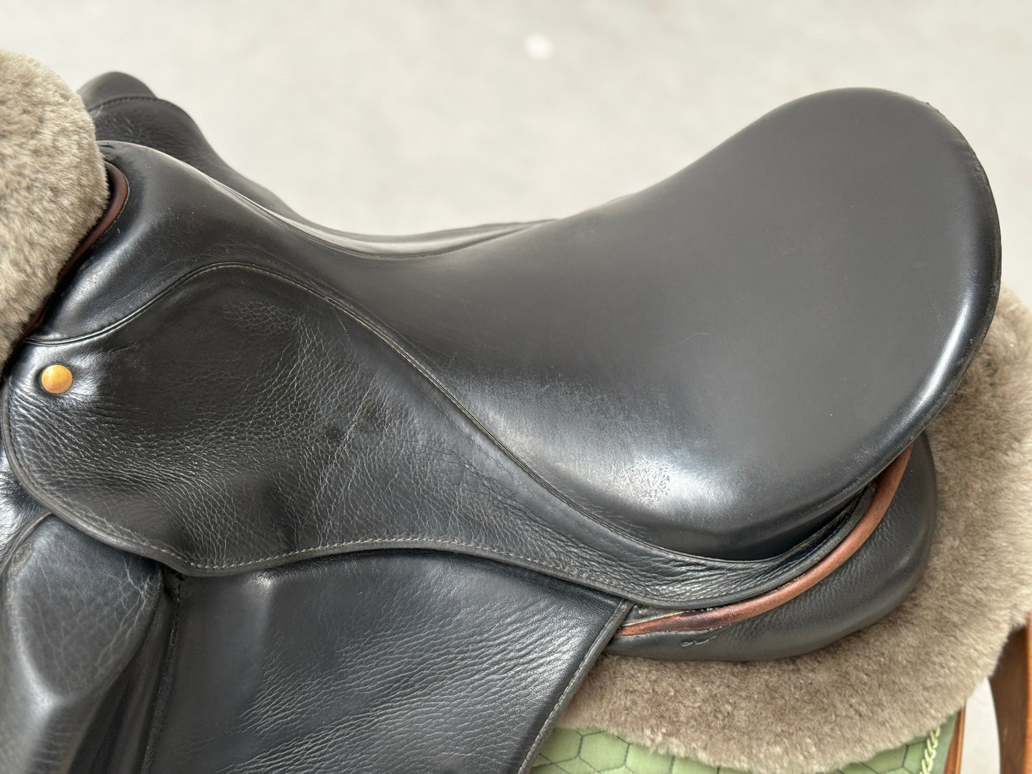 Hennig ESF Ergo Saddlefit Platin Dressursattel Monoblatt 17,5 Zoll