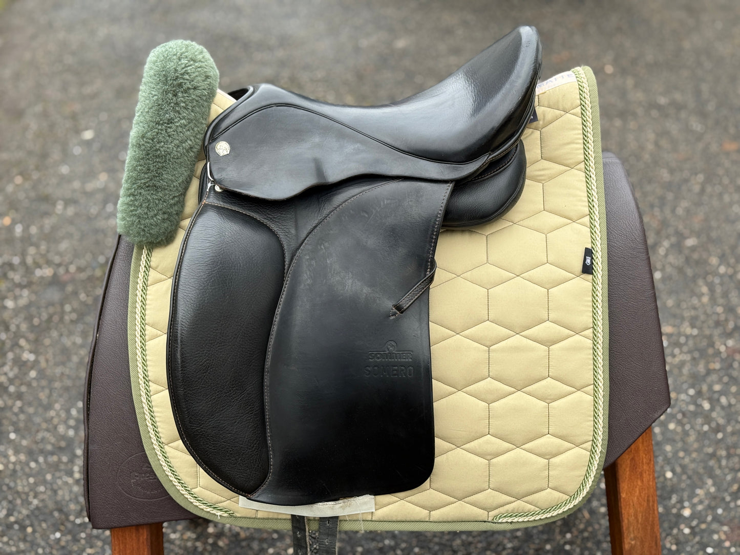 #245 Sommer Somero Dressursattel 17 Zoll H7 Protection Compact Kissen