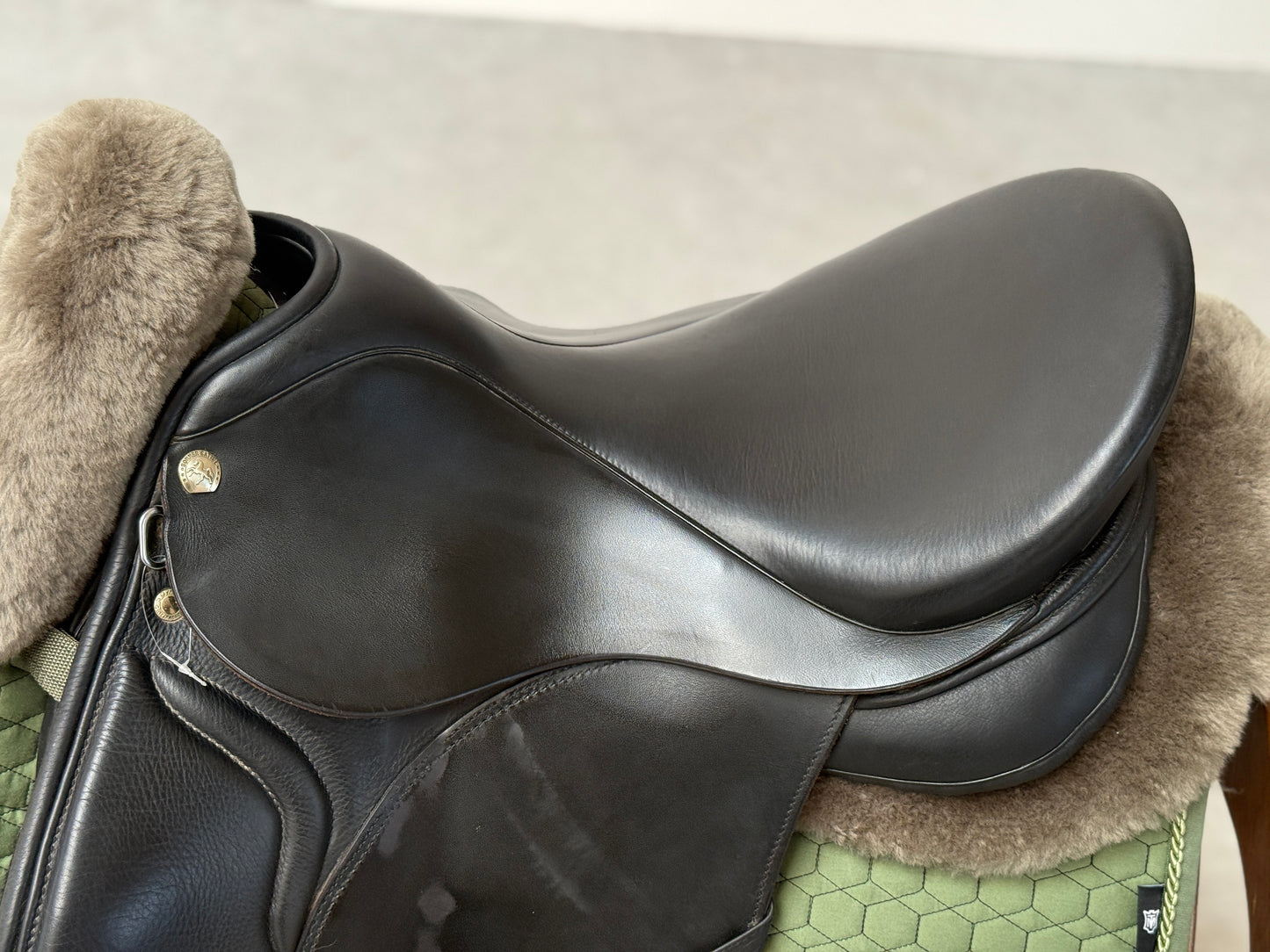 Sommer Somero Dressursattel 17,5 Zoll Protection Kissen aus 2023