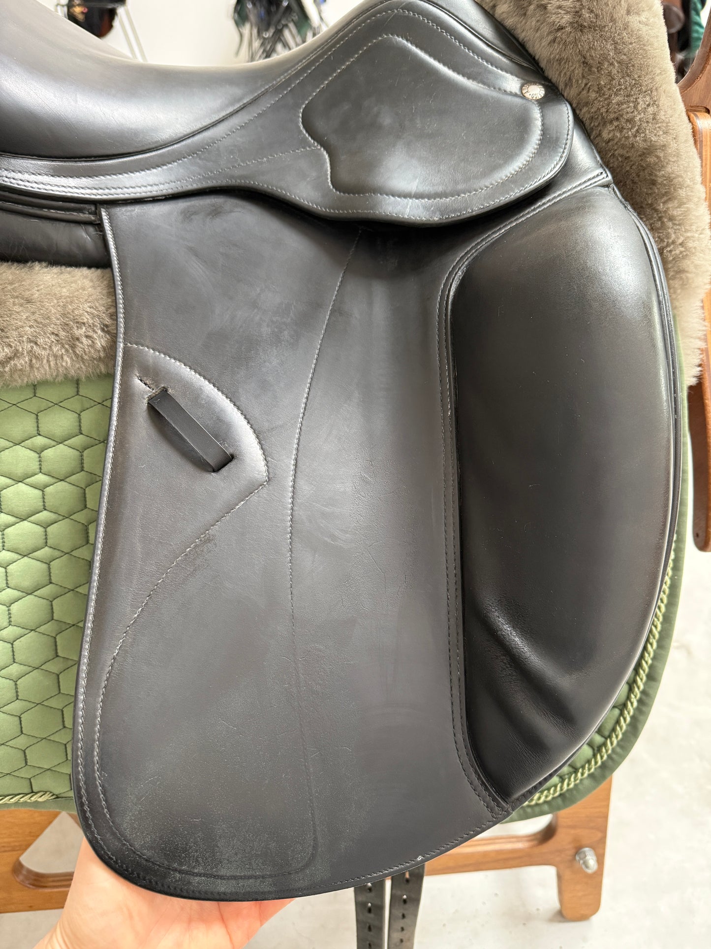 Amerigo Classic Dressage Grip-Leder Pinerolo Dressursattel 17 Zoll M