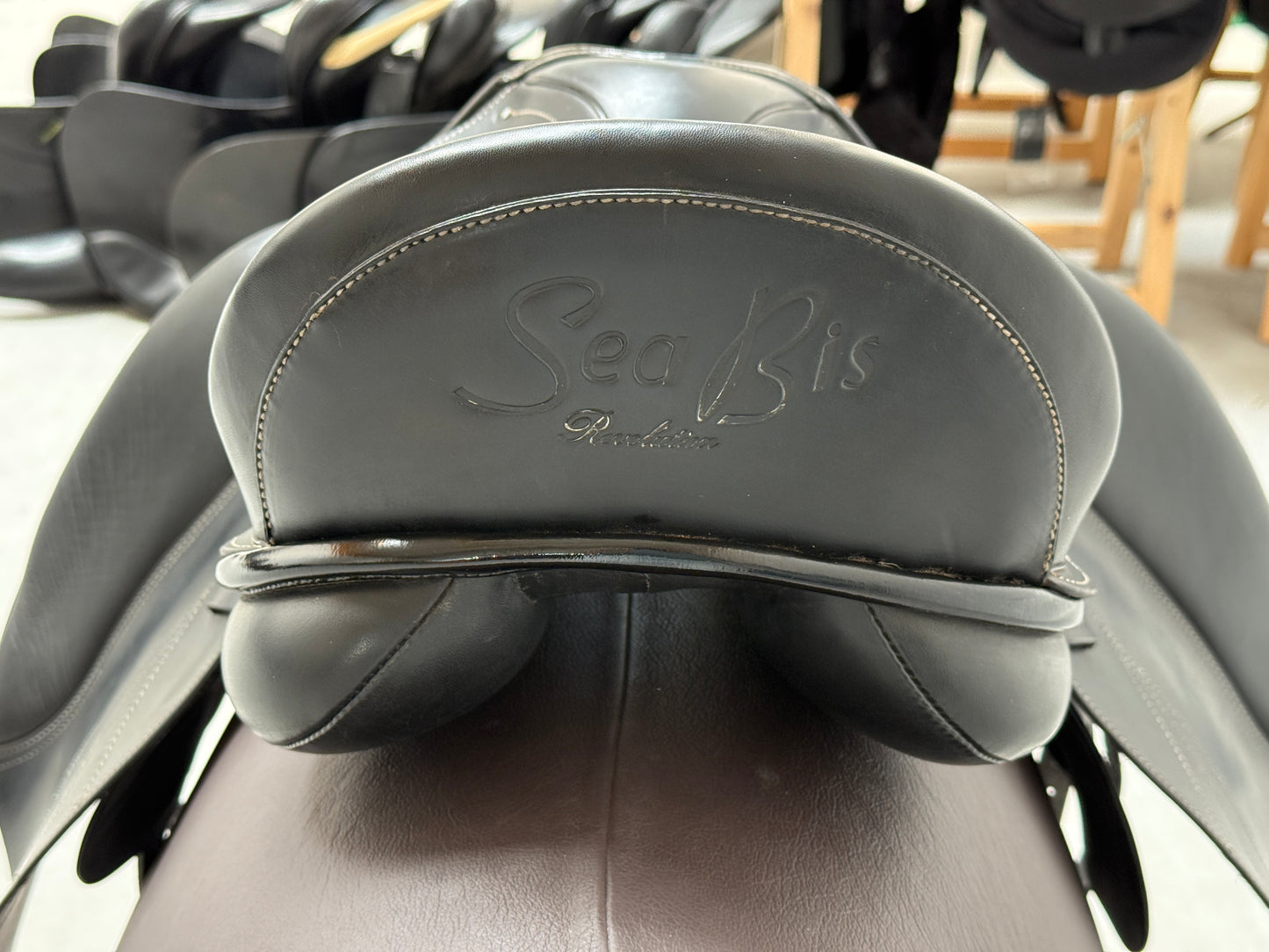 Seabis Saga Revolution Dressursattel 17 Zoll aus 2023