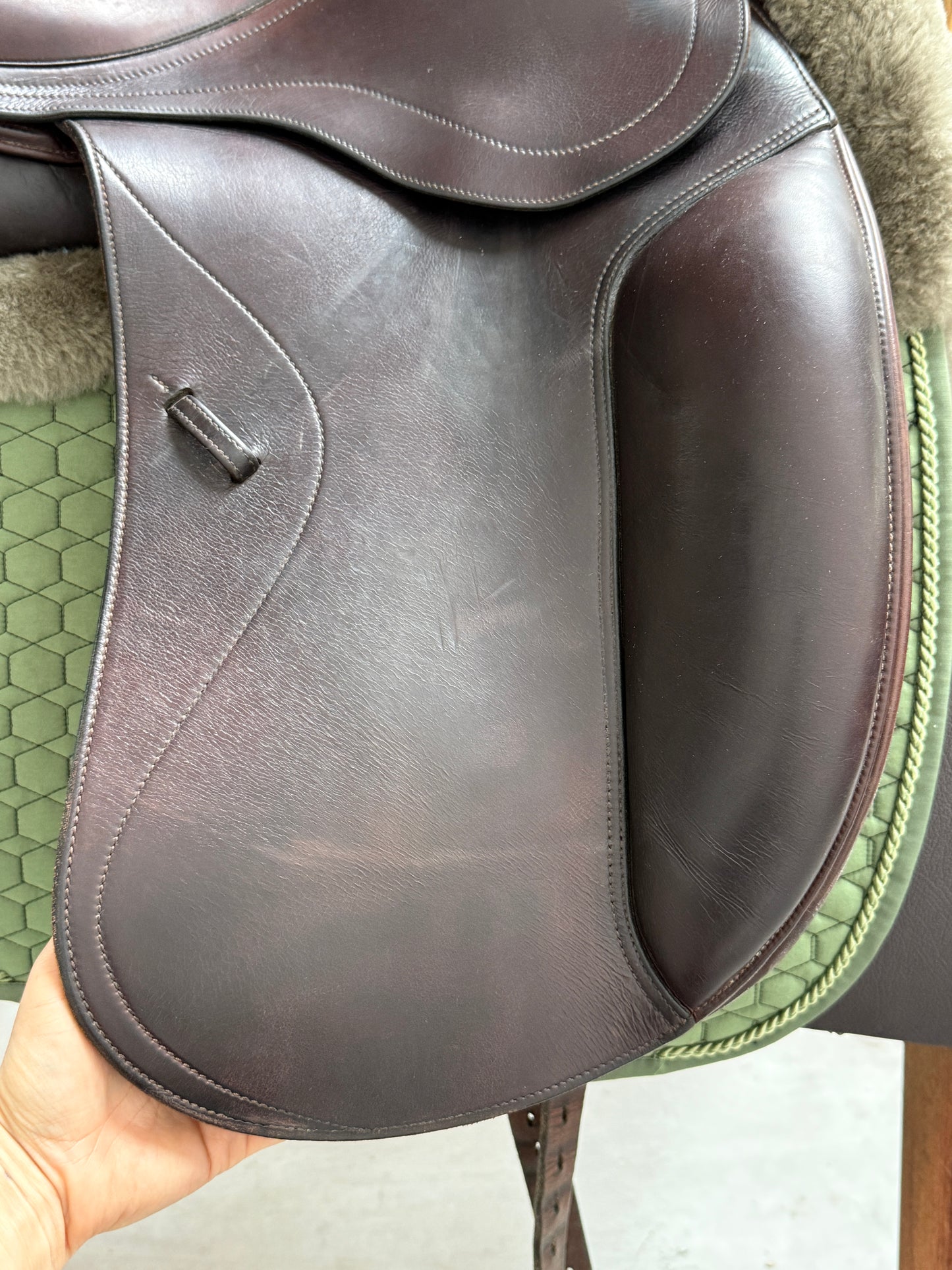 Cobra Dressursattel 17,5 Zoll dunkelbraun doubliert