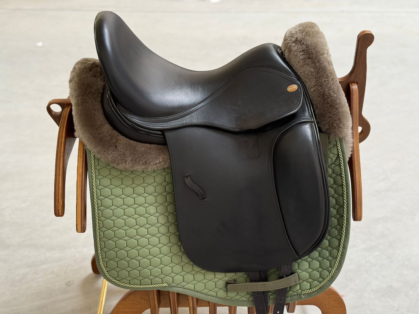 Harry Dabbs Allure Dressursattel 17,5 Zoll wide aus 2024